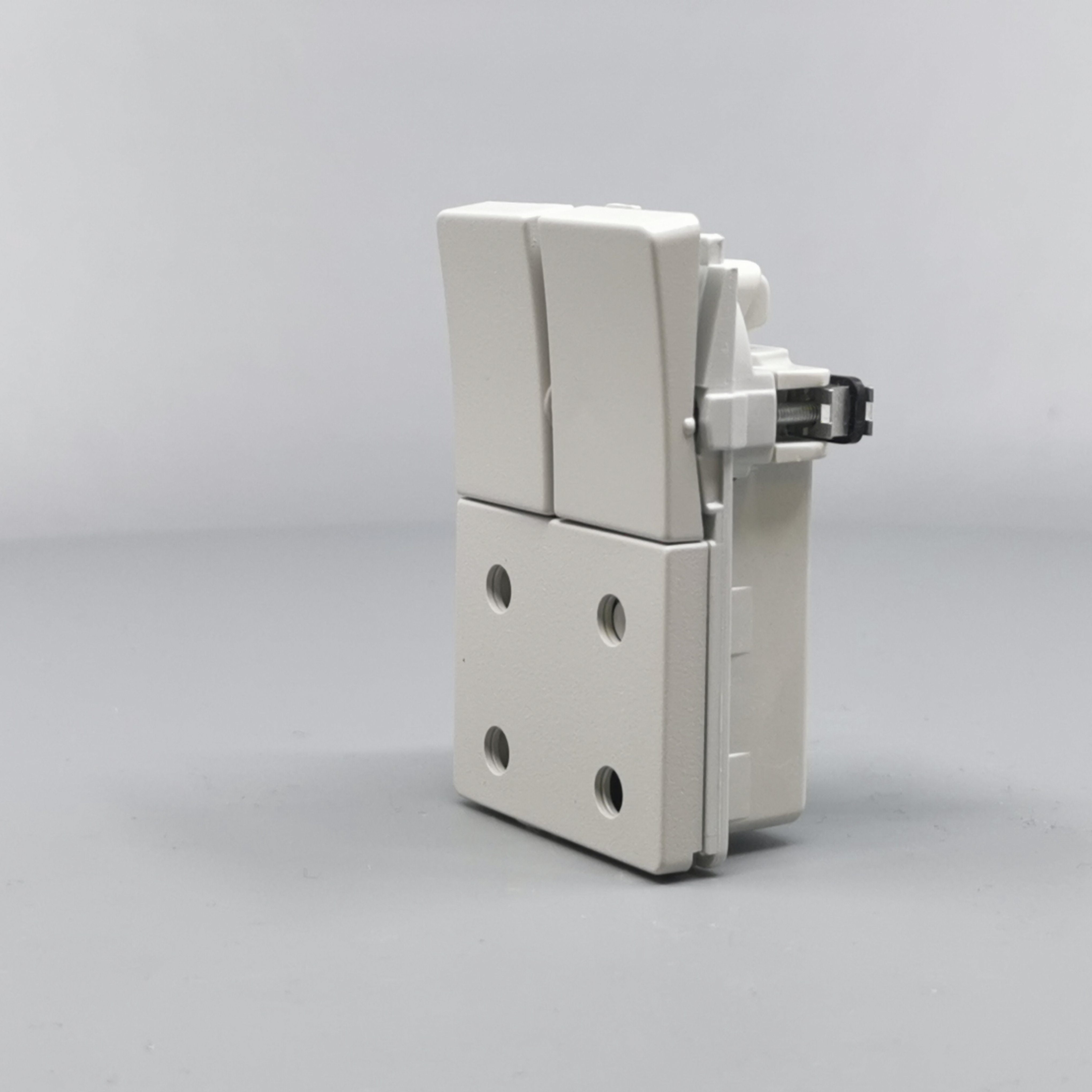 Fuga Stikkontakt dobbelt 2-pol lysegrå