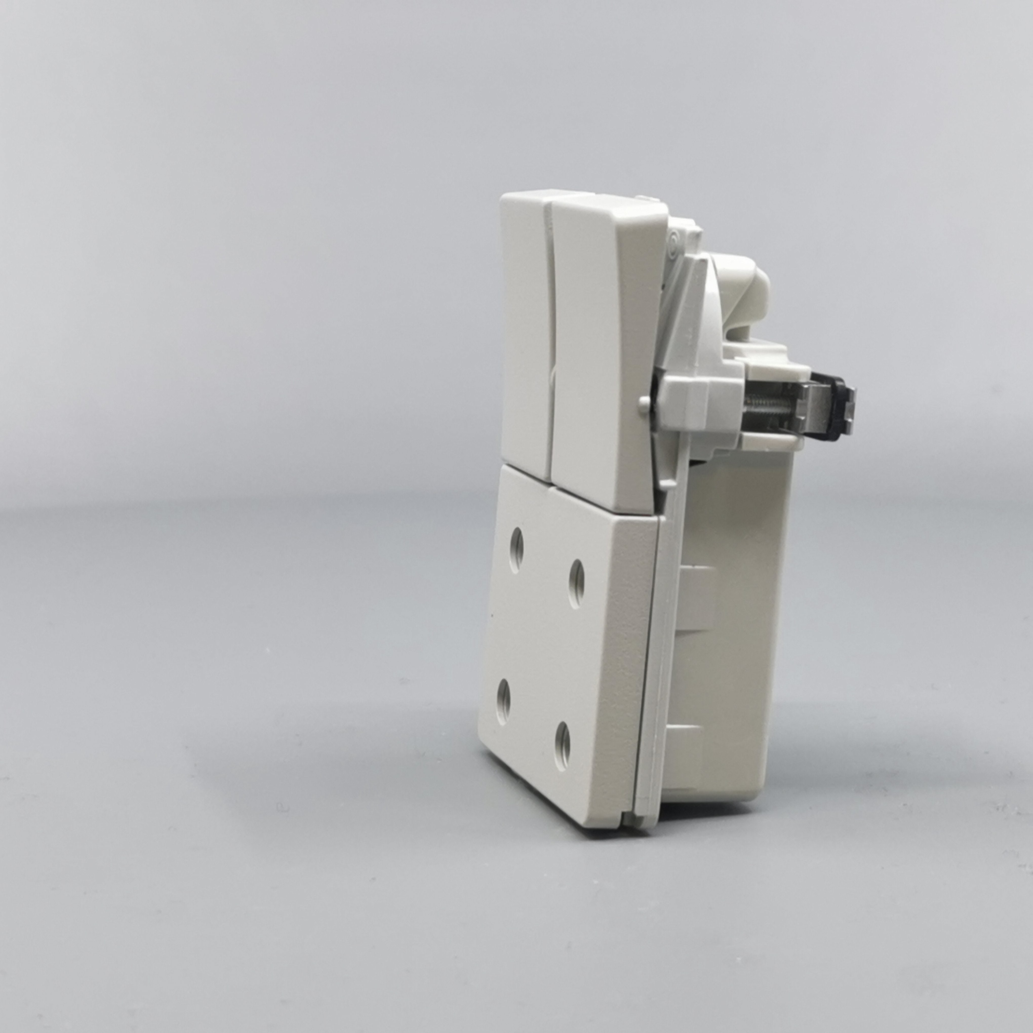 Fuga Stikkontakt dobbelt 2-pol lysegrå