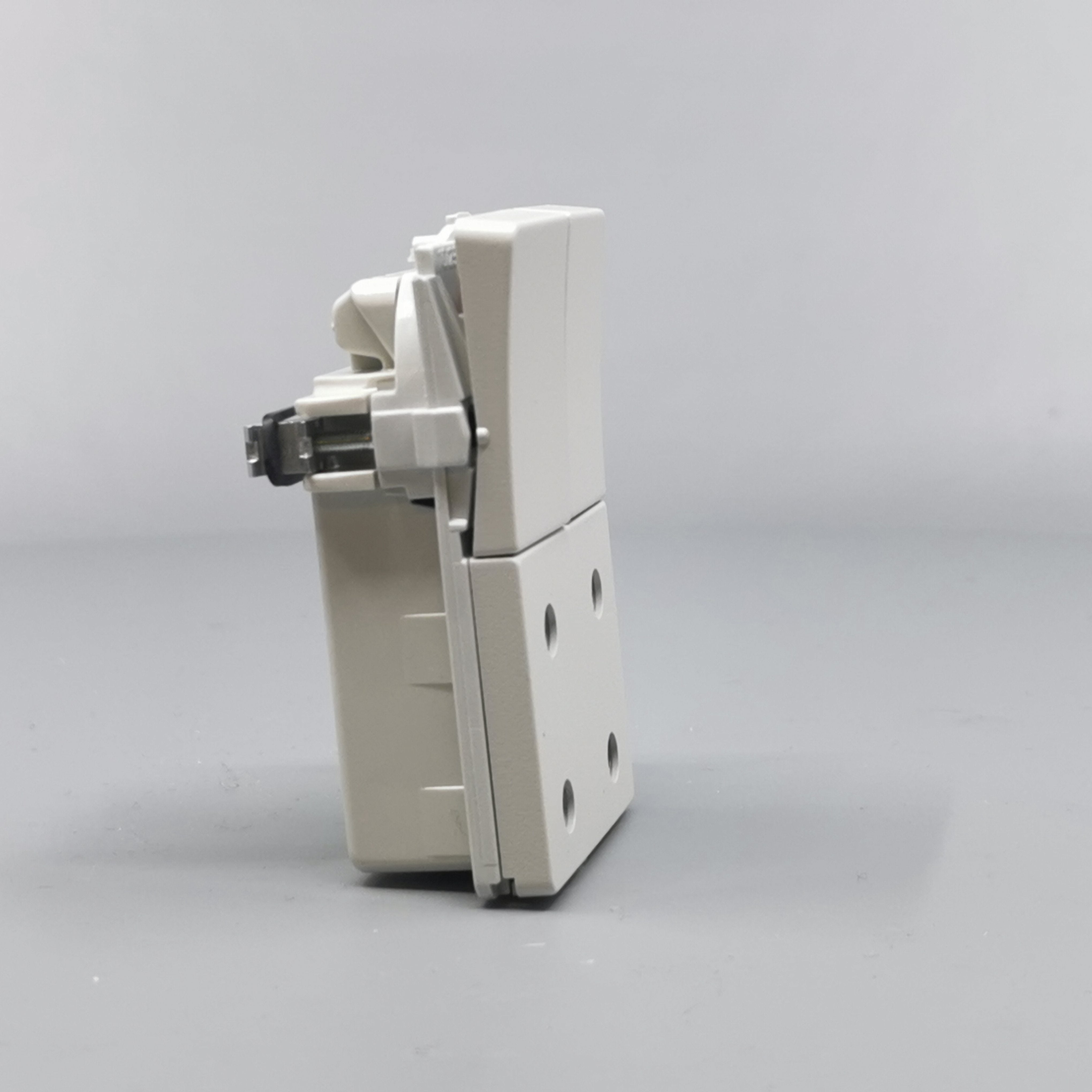 Fuga Stikkontakt dobbelt 2-pol lysegrå