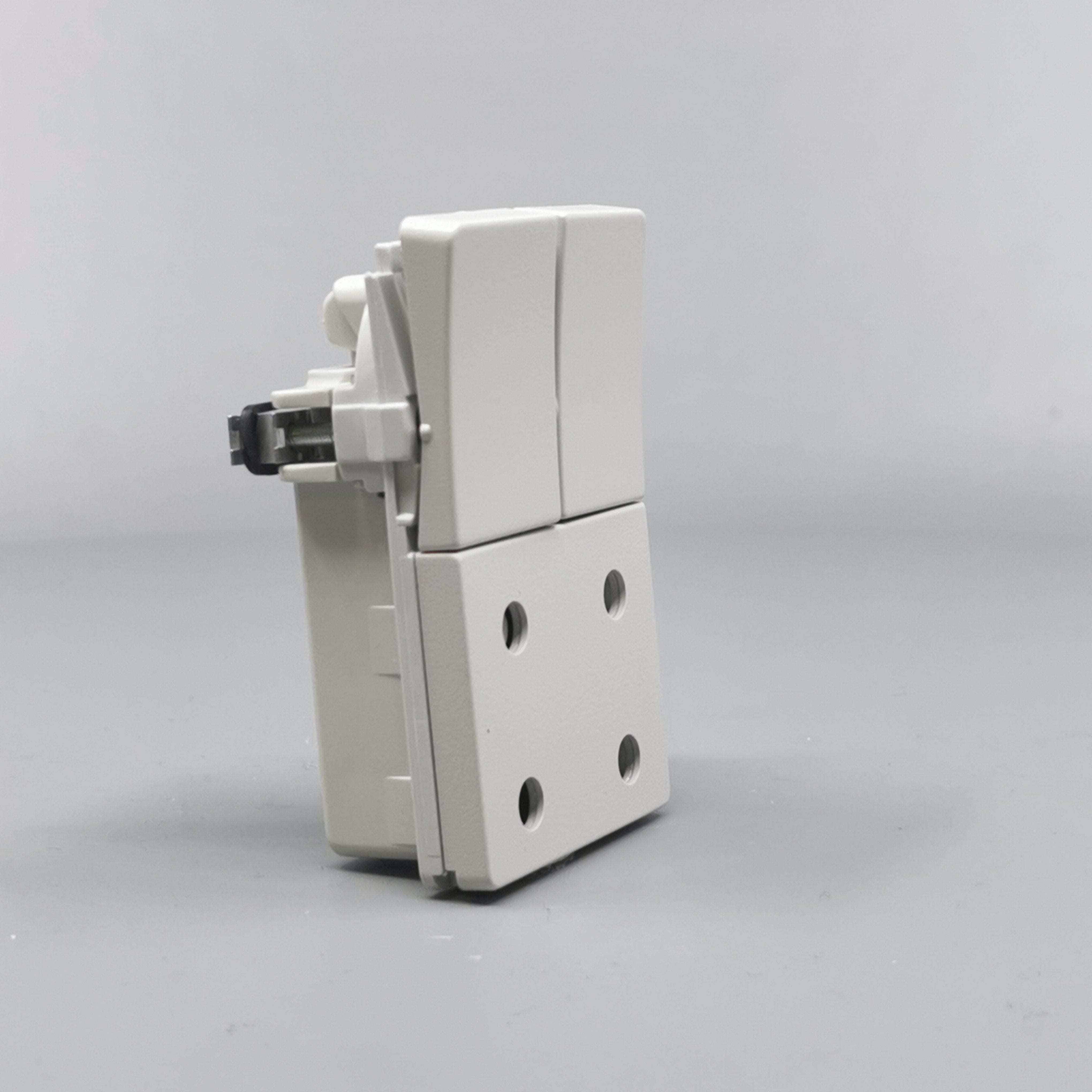 Fuga Stikkontakt dobbelt 2-pol lysegrå