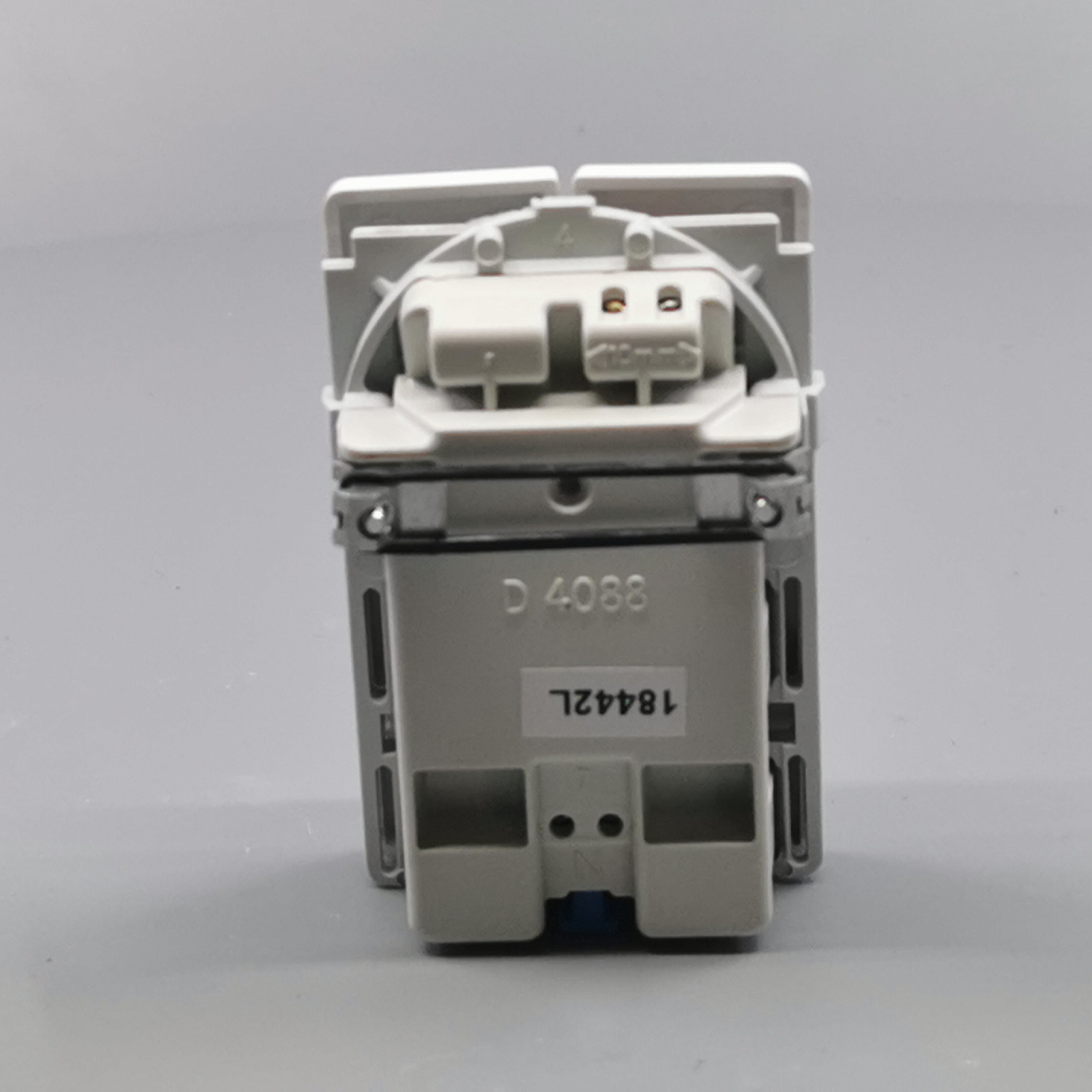 Fuga dobbelt stikkontakt med afbryder 1½ modul 2-pol - hvid