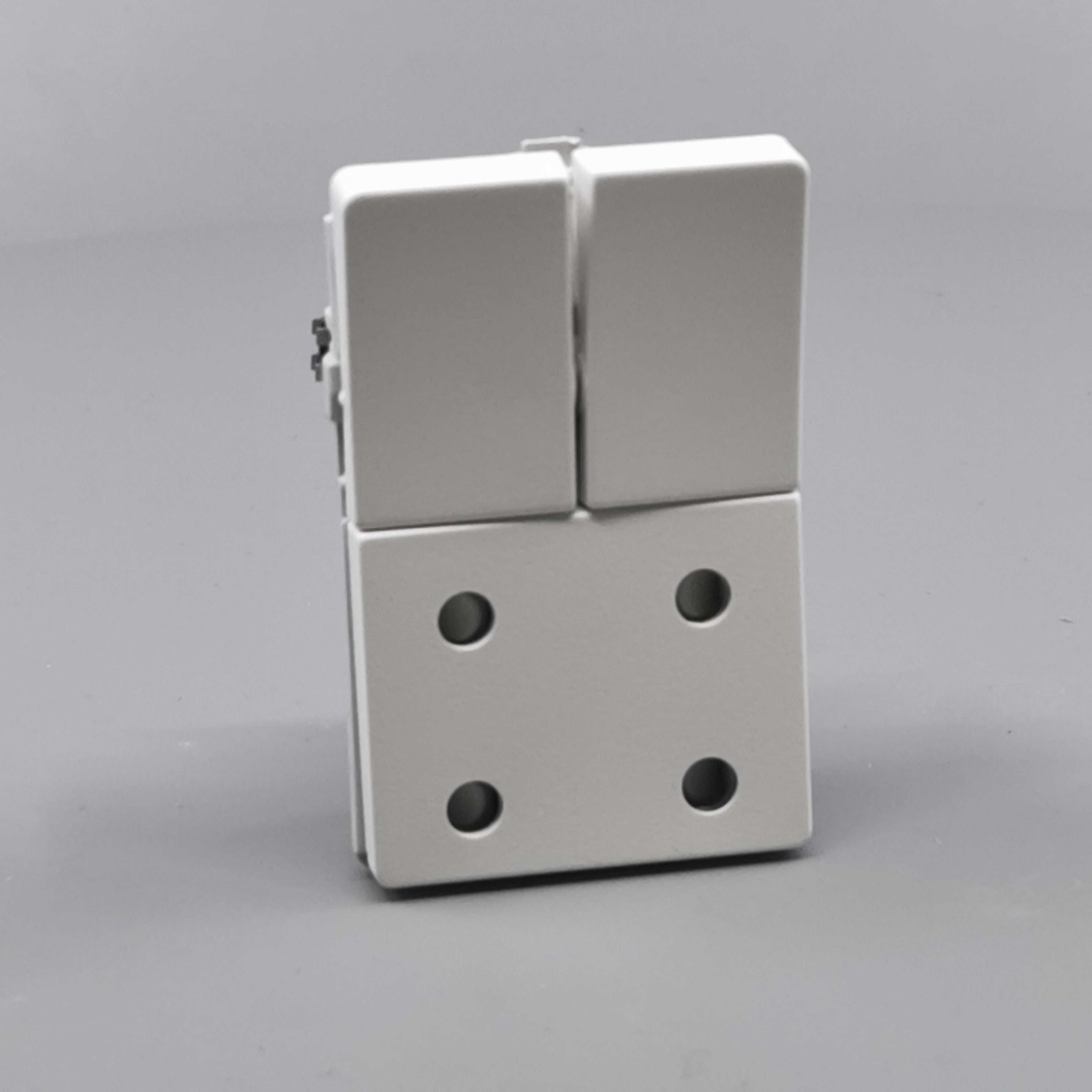 Fuga dobbelt stikkontakt med afbryder 1½ modul 2-pol - hvid