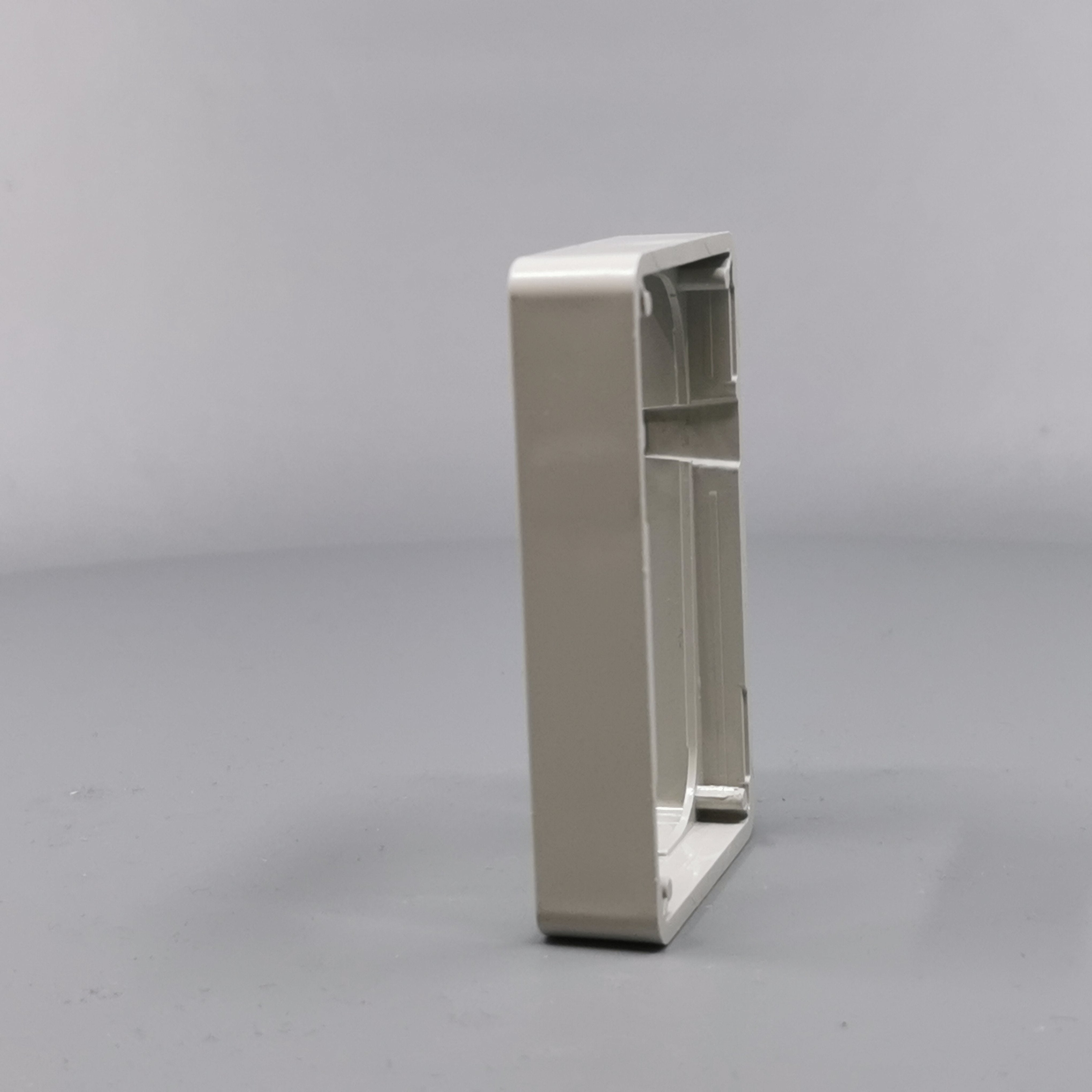 LK Fuga ramme Baseline 50 1½m 14mm høj - lysegrå