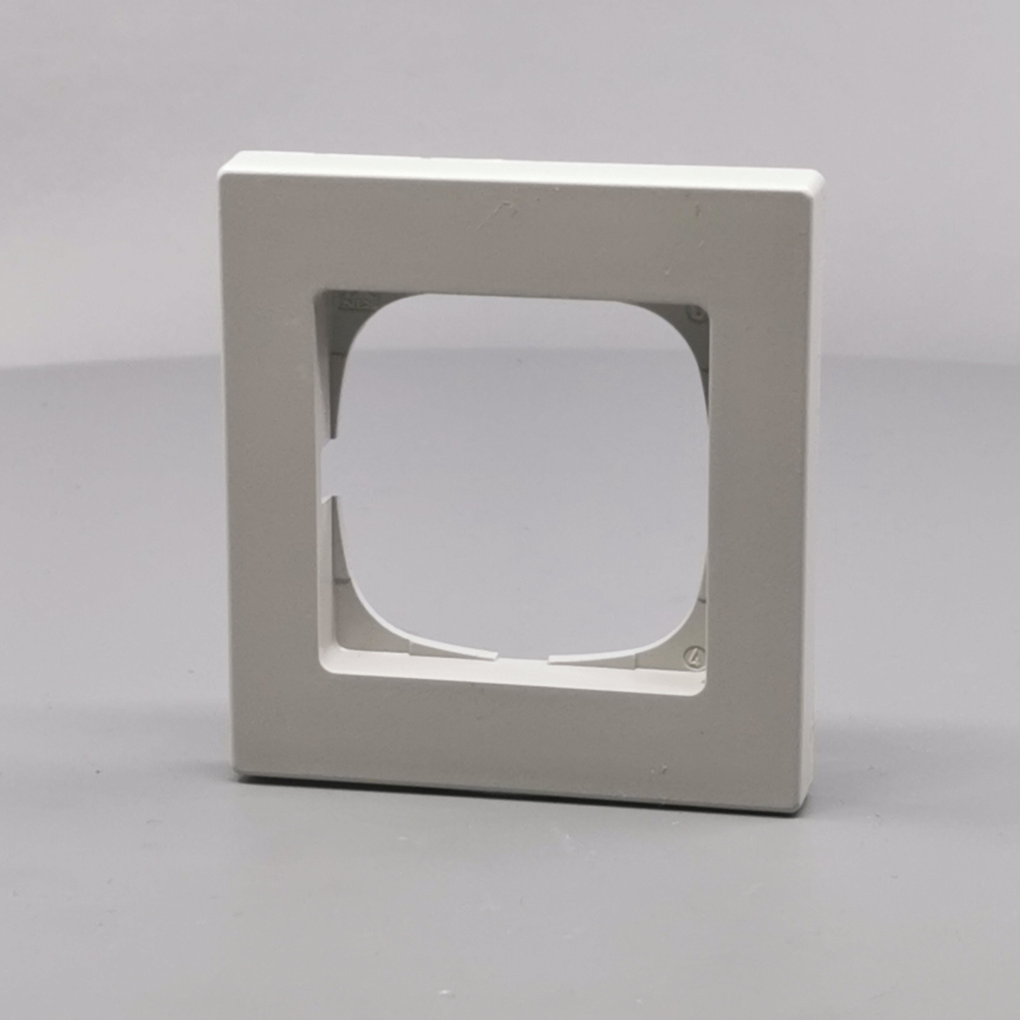 LK Fuga ramme Baseline 68 1m - lysegrå