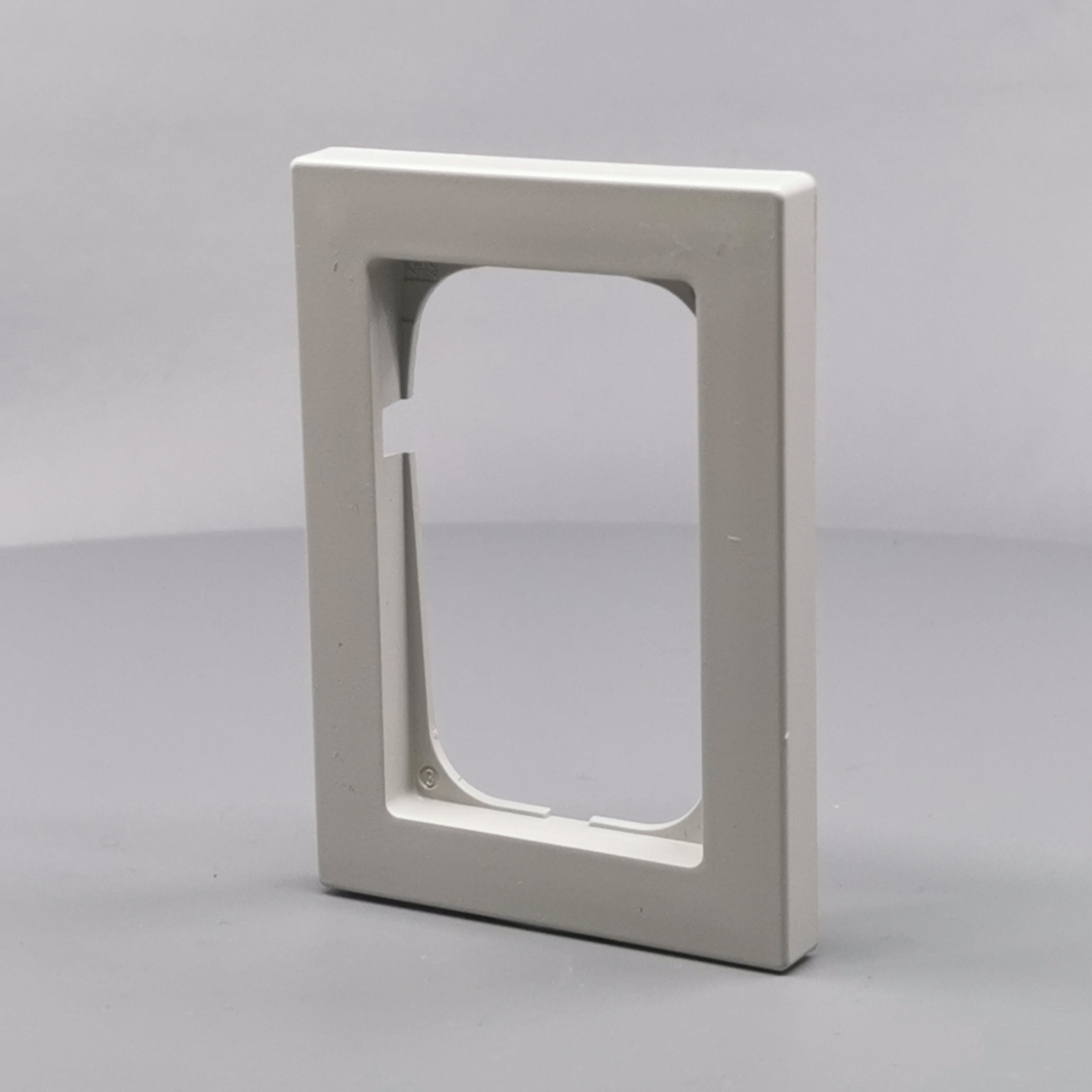 LK Fuga ramme Baseline 68 1½m symmetrisk - lysegrå