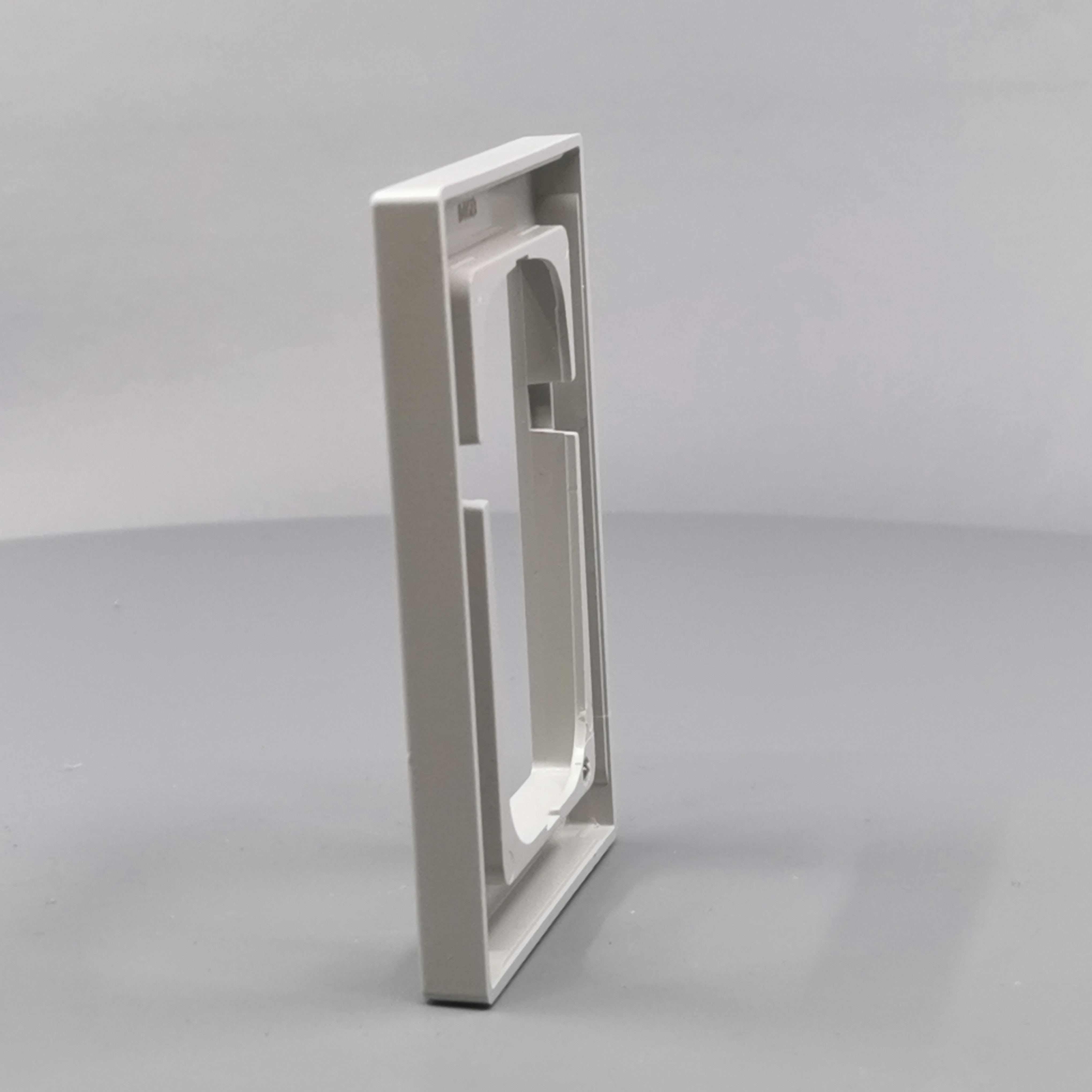 LK Fuga ramme Baseline 68 1½m symmetrisk - lysegrå