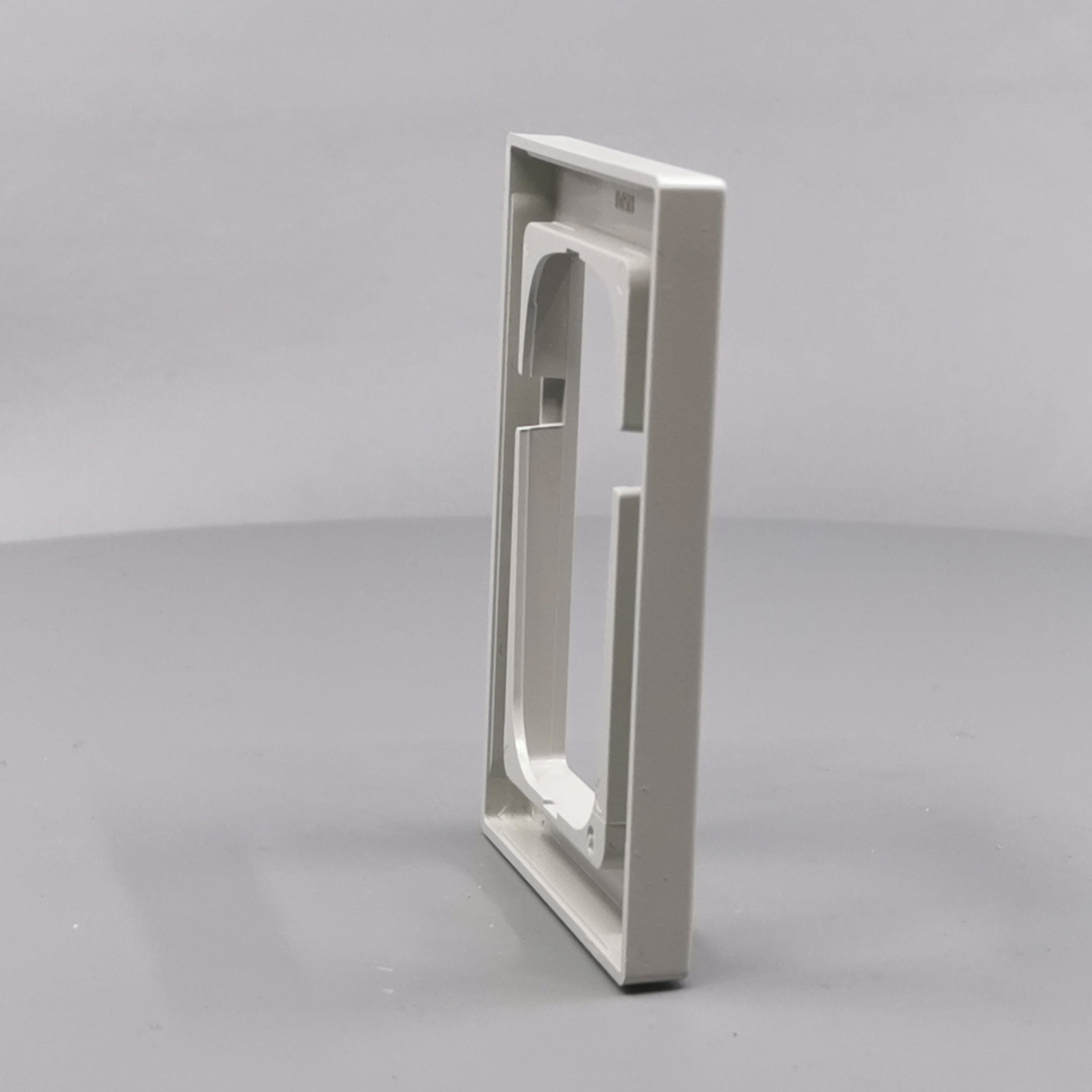 LK Fuga ramme Baseline 68 1½m symmetrisk - lysegrå