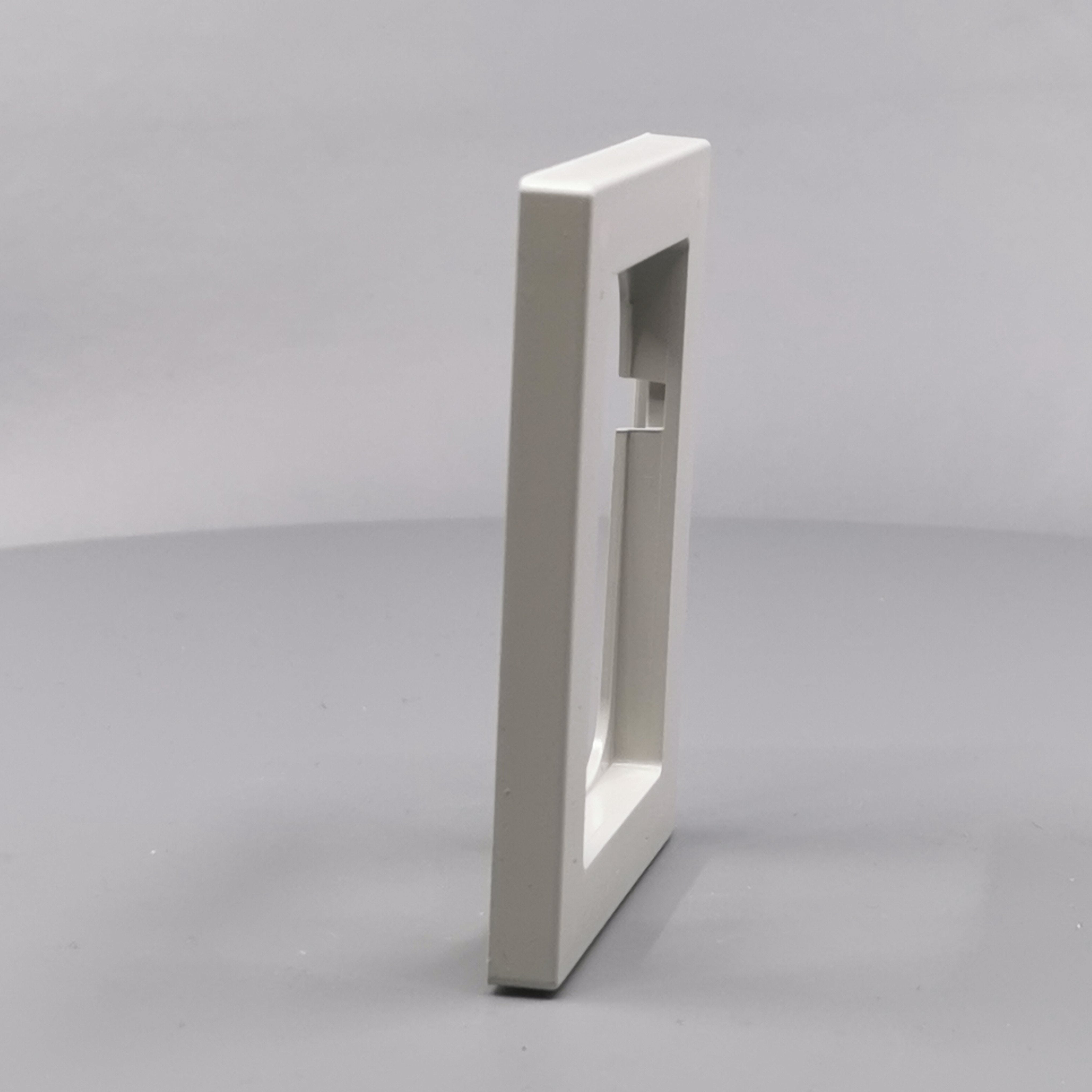 LK Fuga ramme Baseline 68 1½m symmetrisk - lysegrå