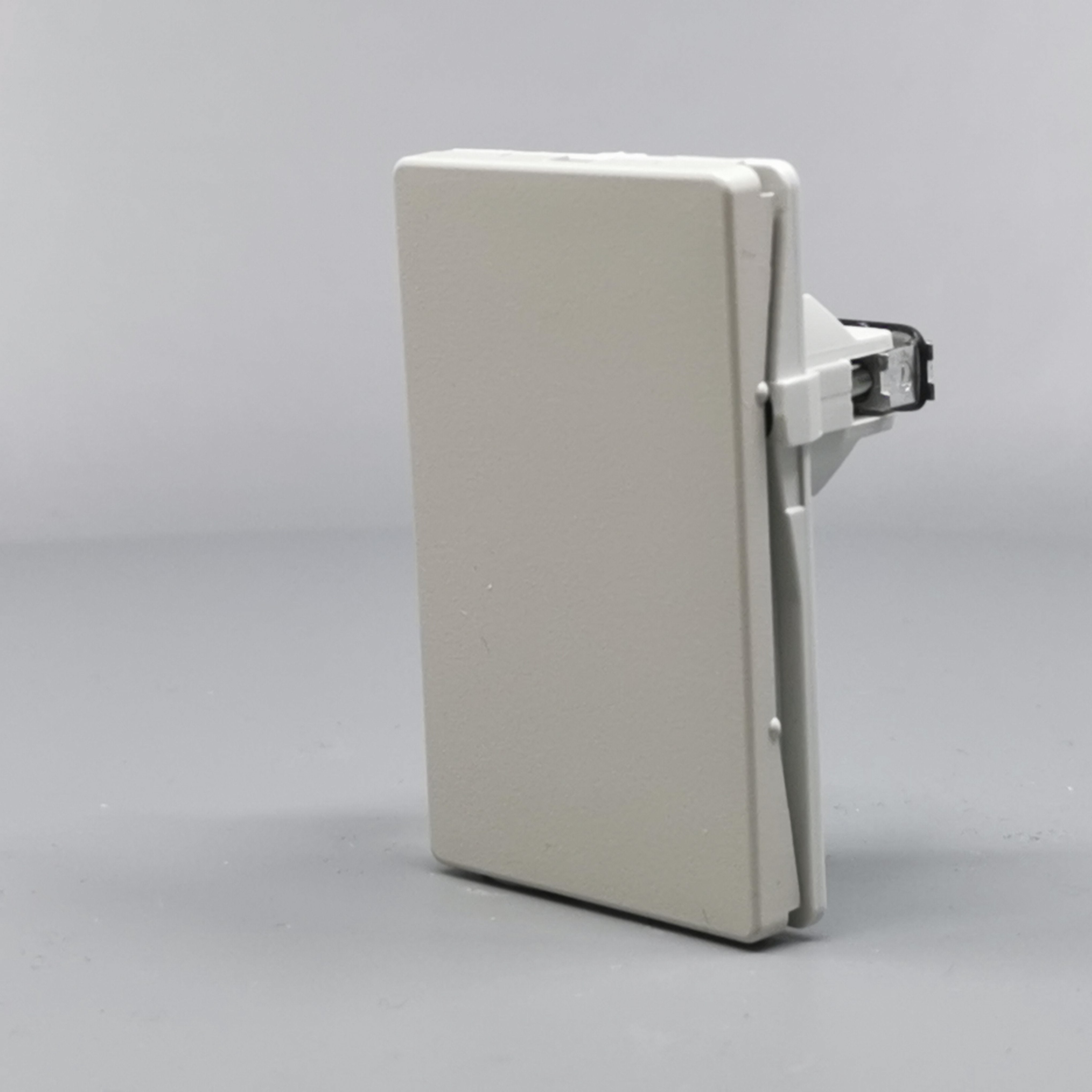 Fuga 1½ modul blænddæksel lysegrå