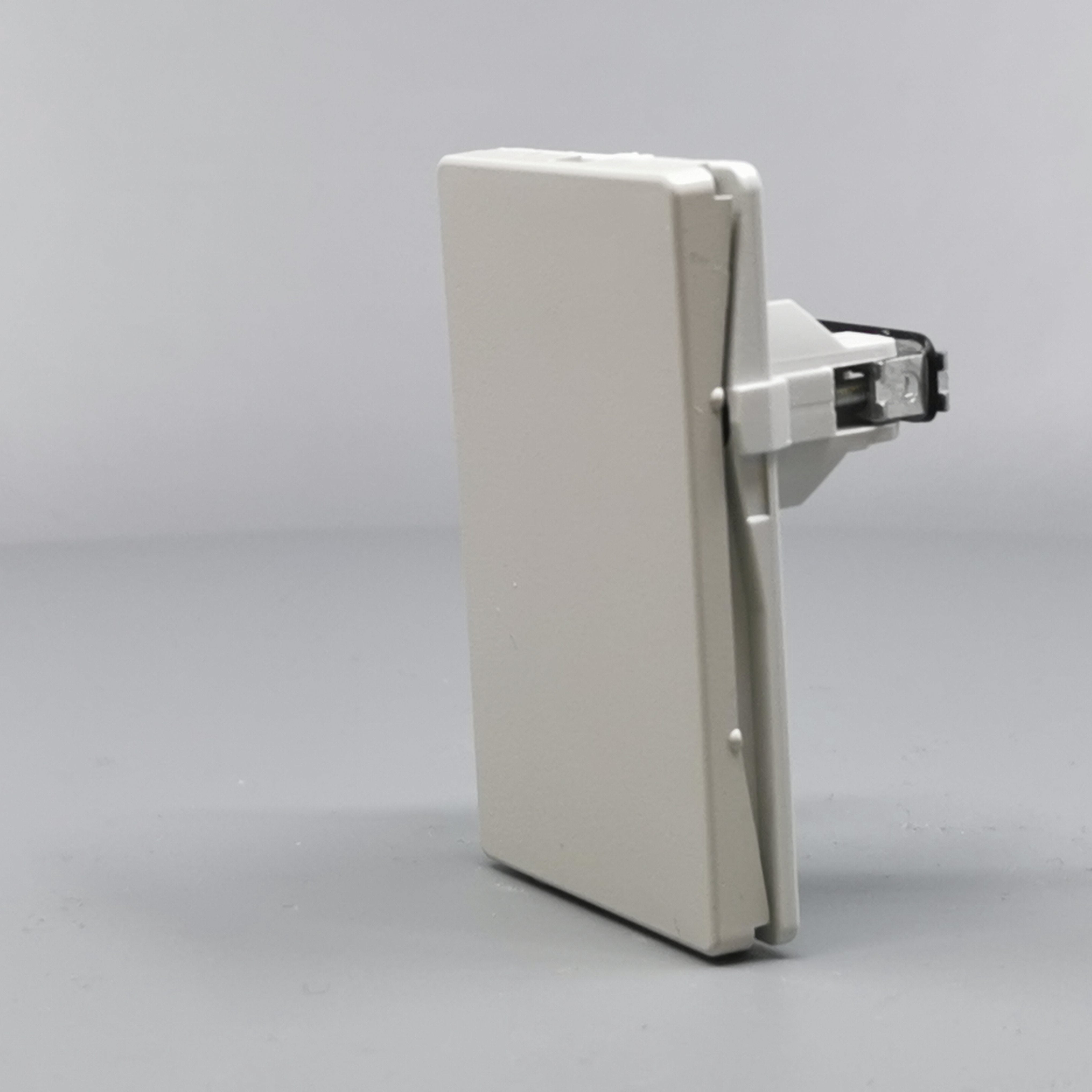 Fuga 1½ modul blænddæksel lysegrå