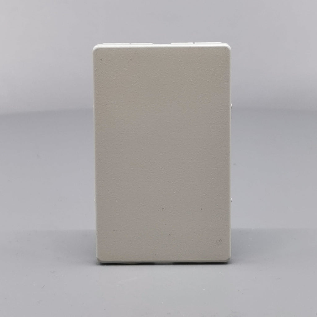 Fuga Afdækning 1½ modul for blænddæksel lysegrå