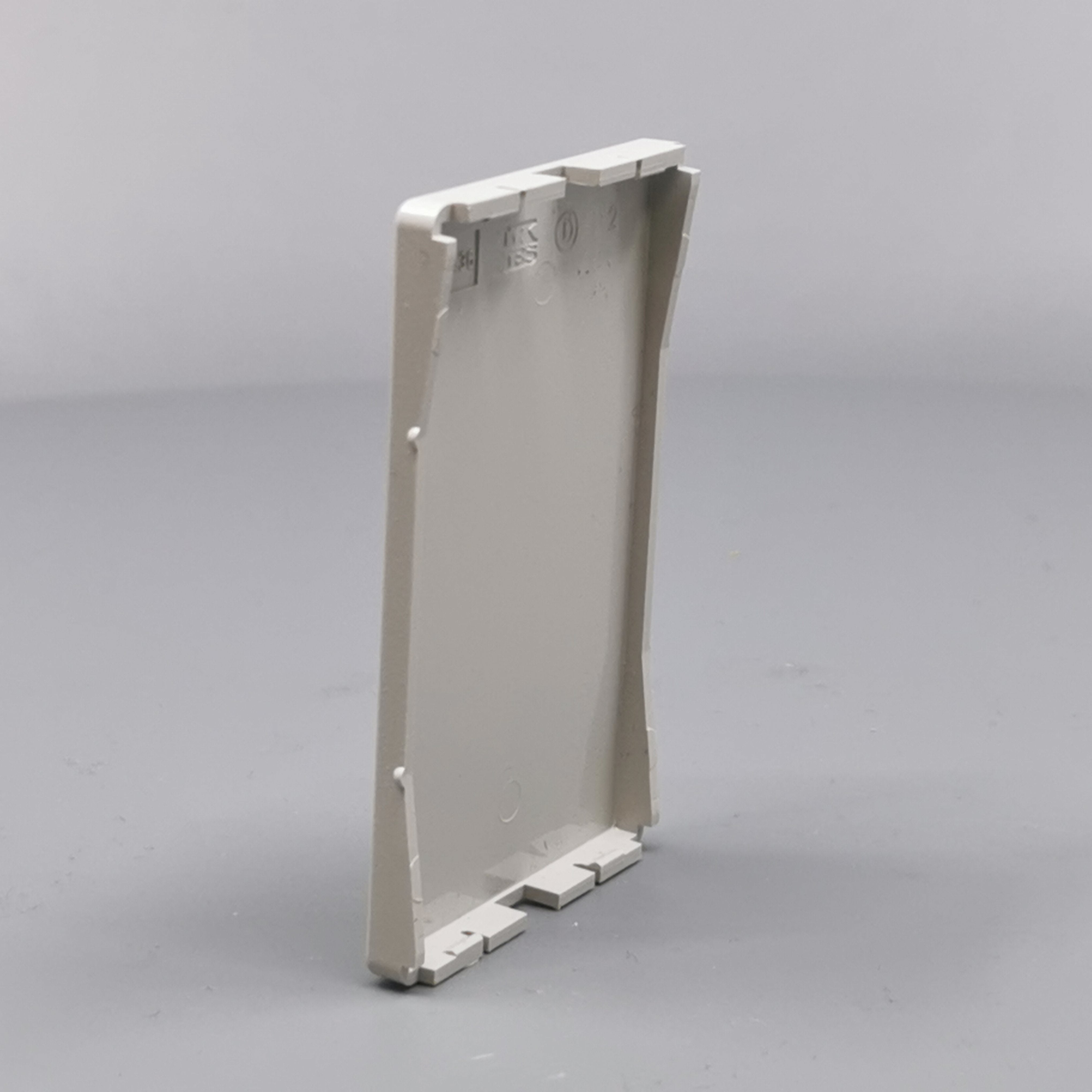 Fuga Afdækning 1½ modul for blænddæksel lysegrå