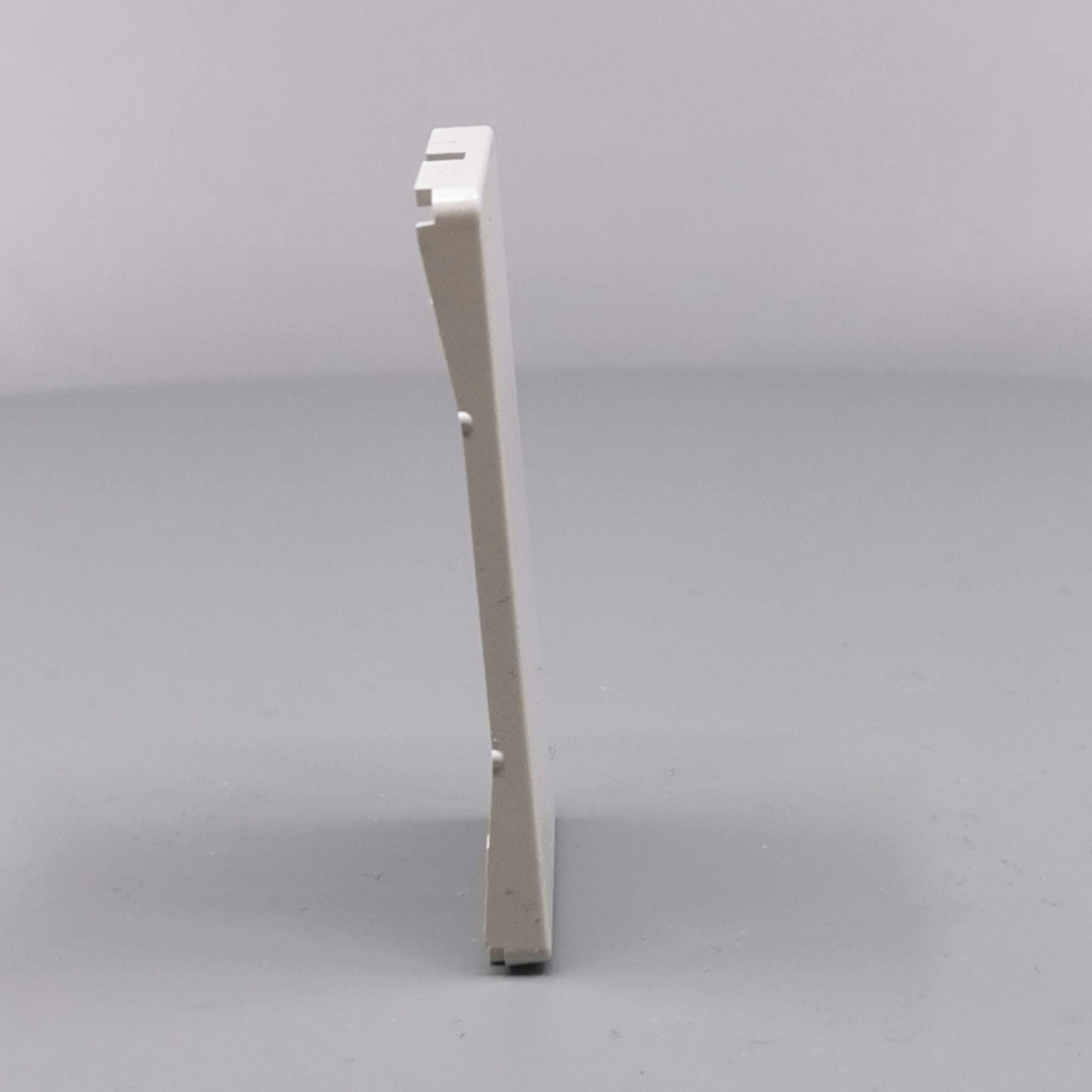 Fuga Afdækning 1½ modul for blænddæksel lysegrå