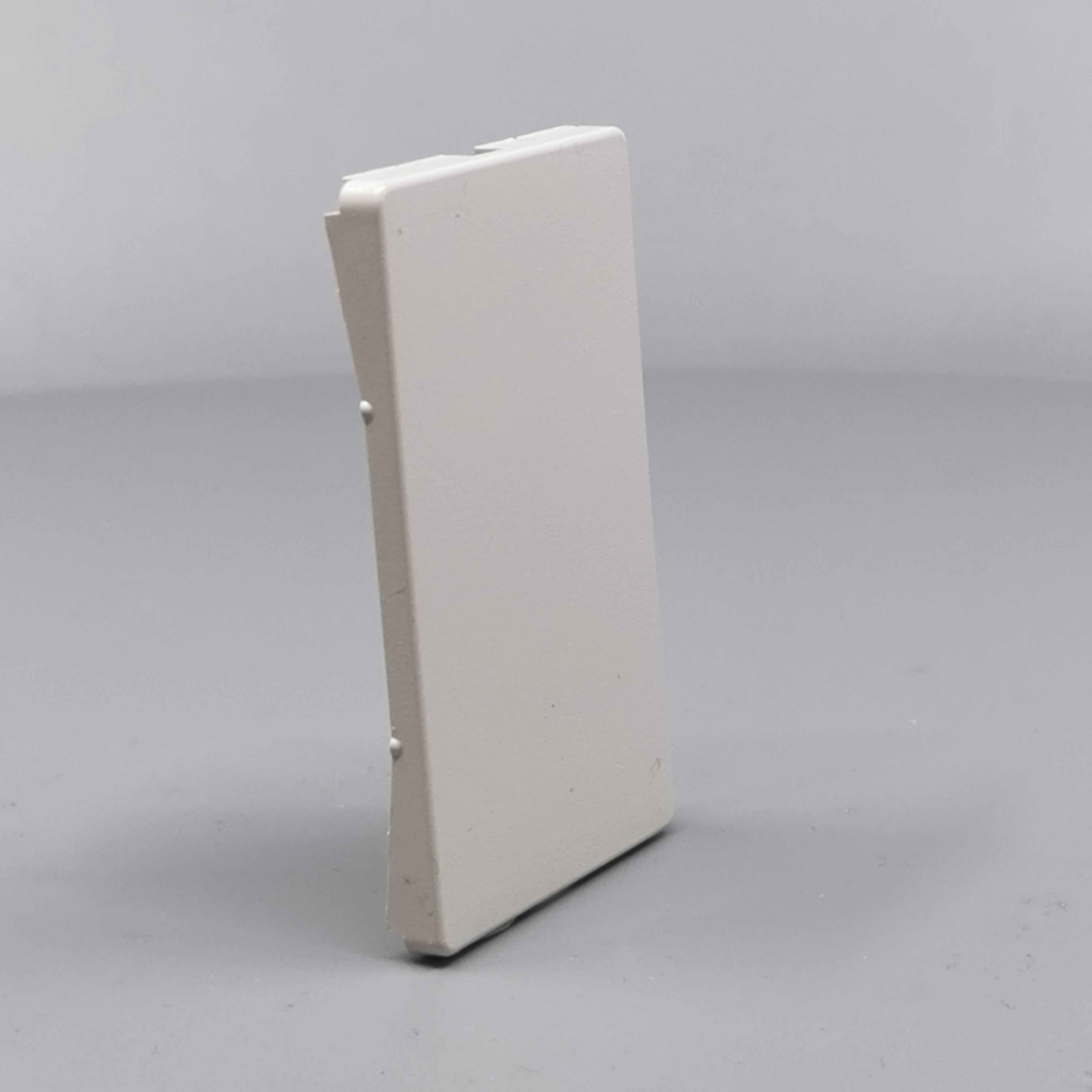 Fuga Afdækning 1½ modul for blænddæksel lysegrå