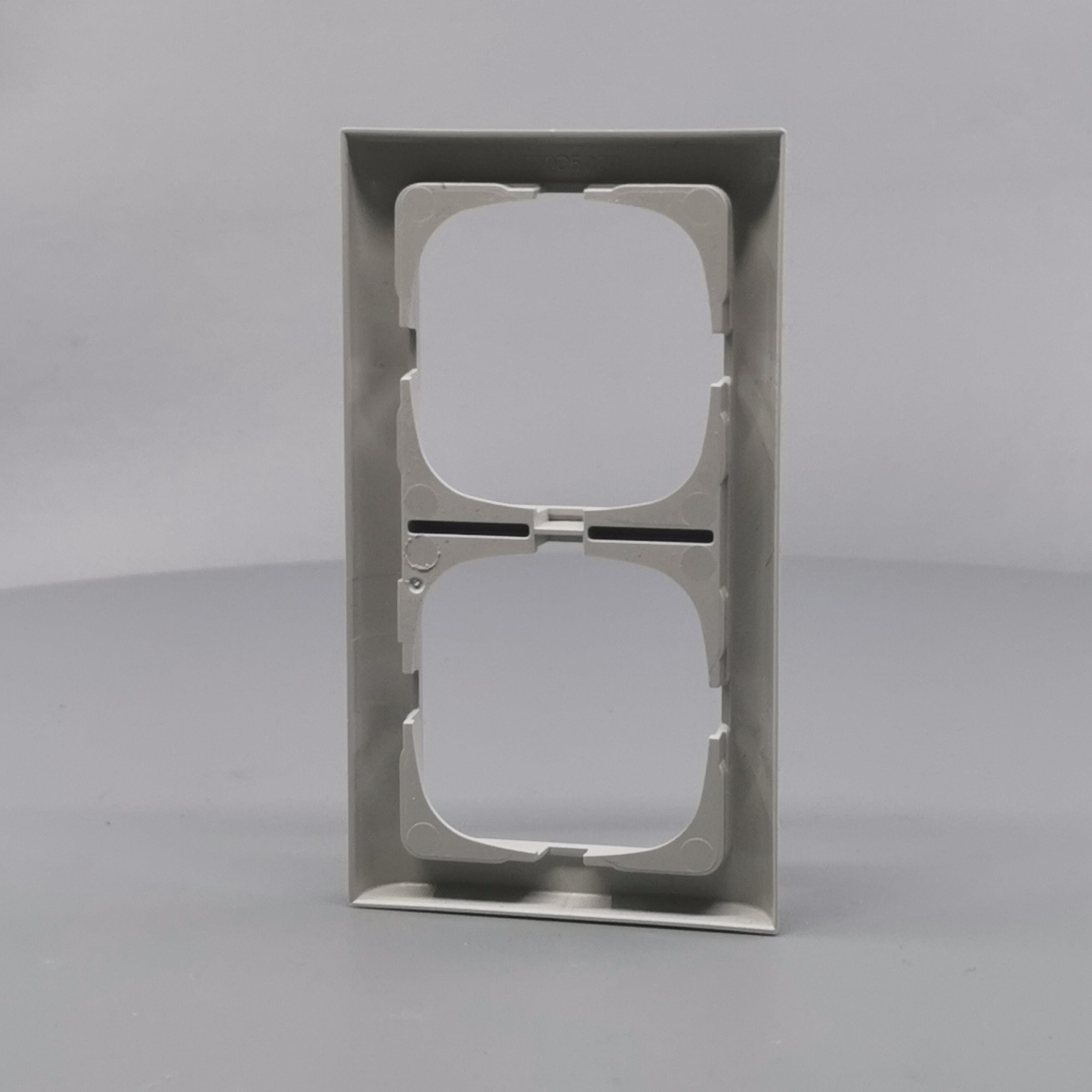 LK Fuga ramme Softline 63 2m lodret - lysegrå