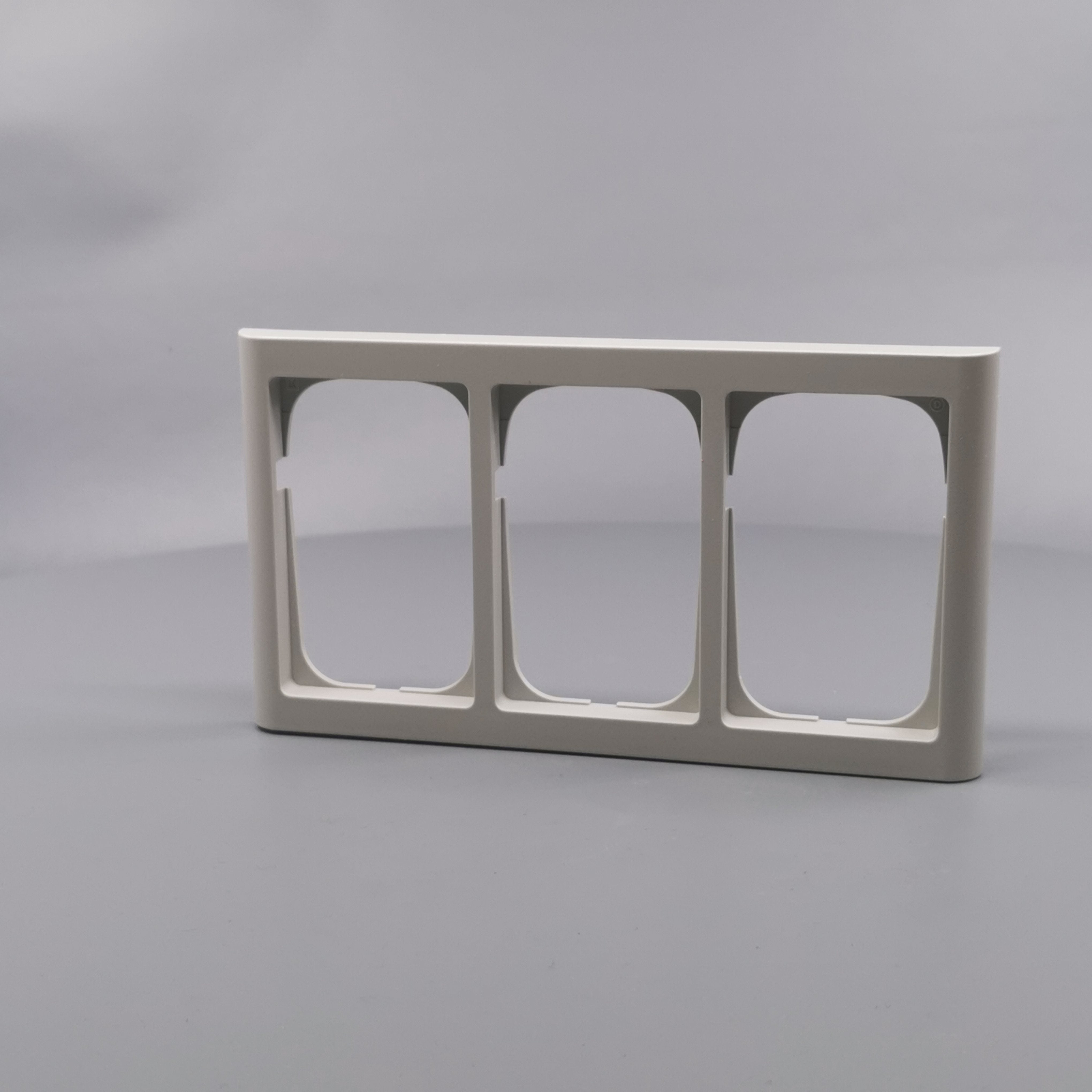 LK Fuga ramme Softline 63 3x1½m - lysegrå