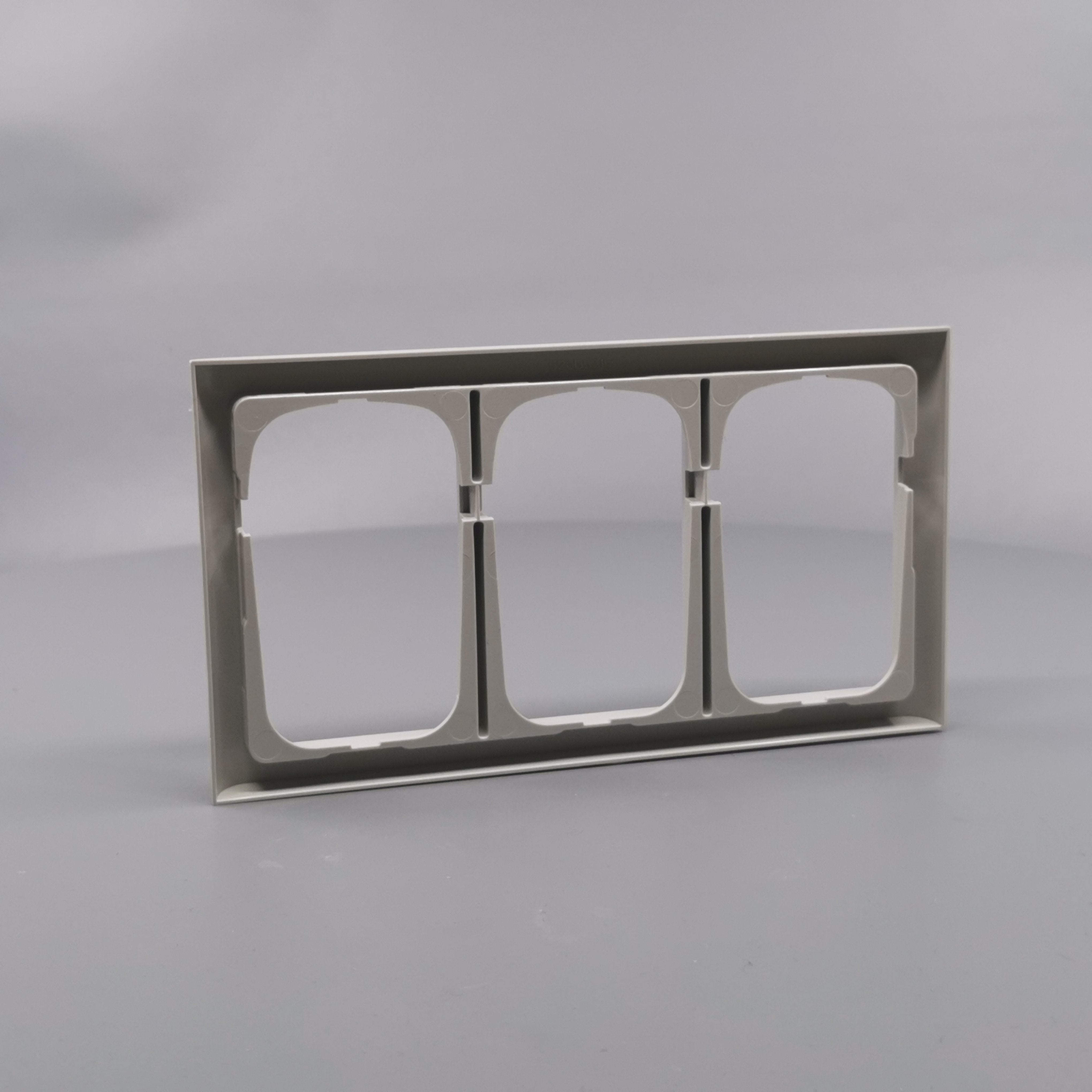 LK Fuga ramme Softline 63 3x1½m - lysegrå