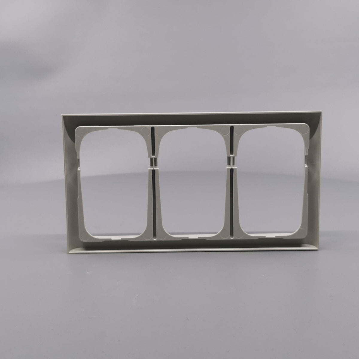 LK Fuga ramme Softline 63 3x1½m - lysegrå (360° frame 13)
