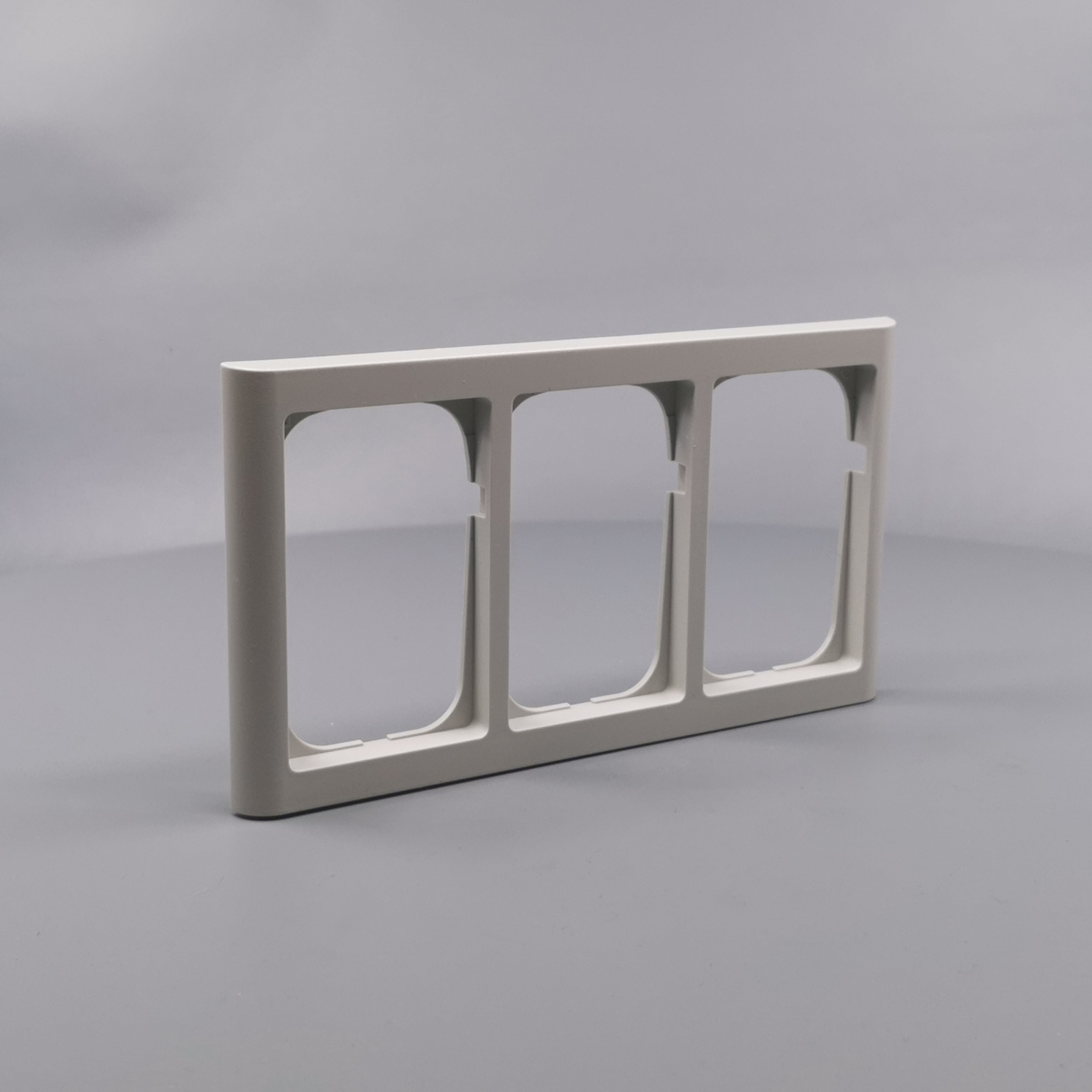 LK Fuga ramme Softline 63 3x1½m - lysegrå