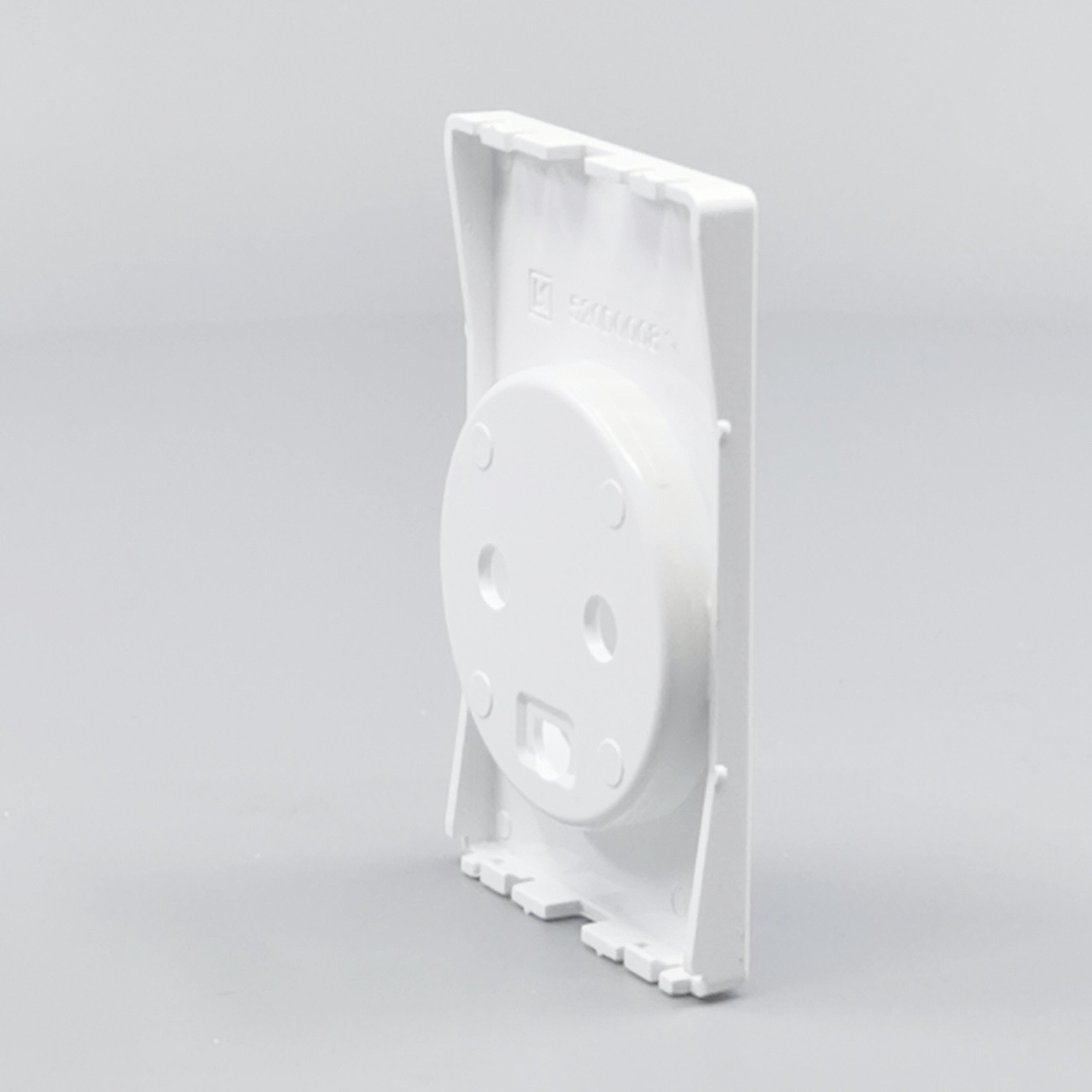 Fuga Afdækning for stikkontakt 1½ modul hvid