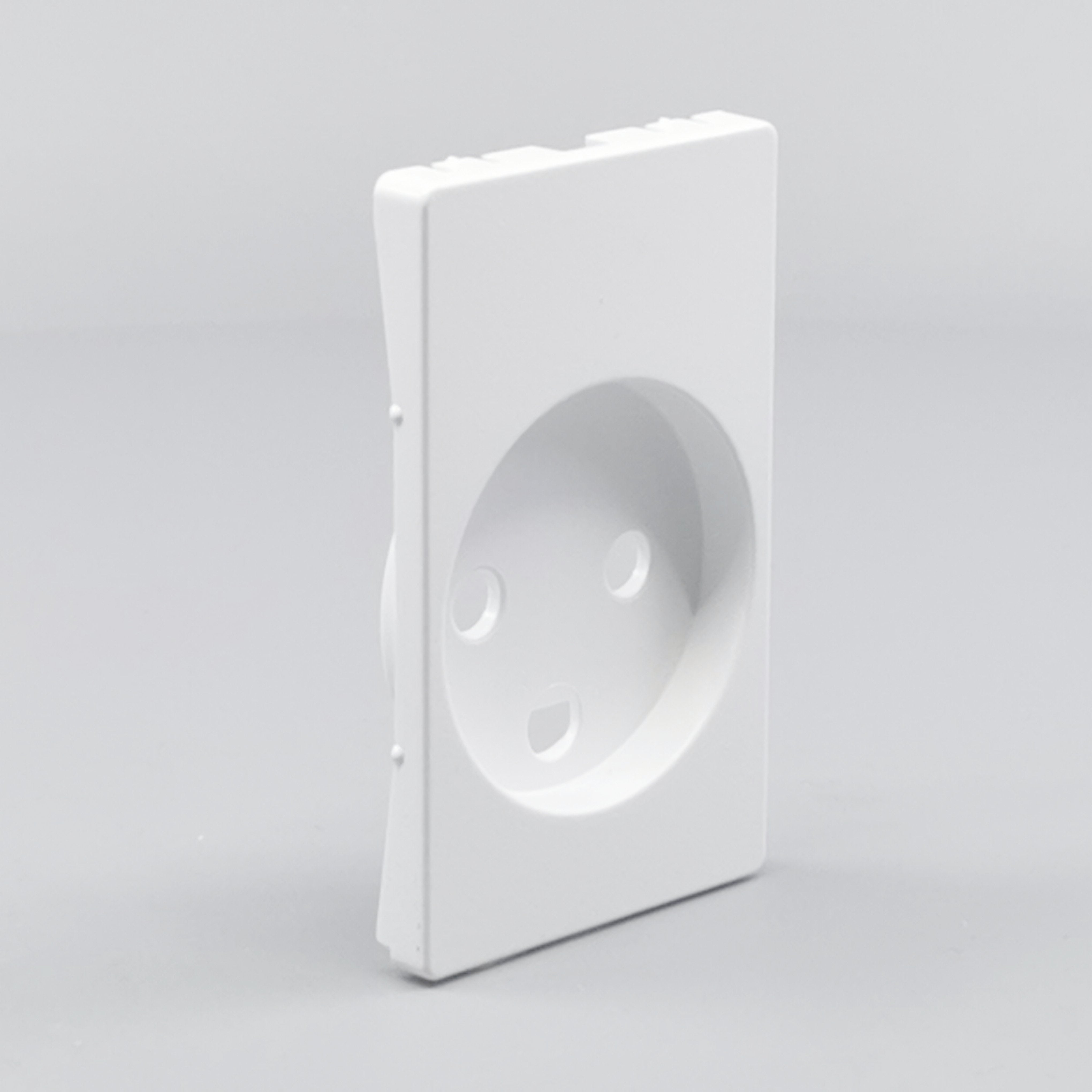 Fuga Afdækning for stikkontakt 1½ modul hvid