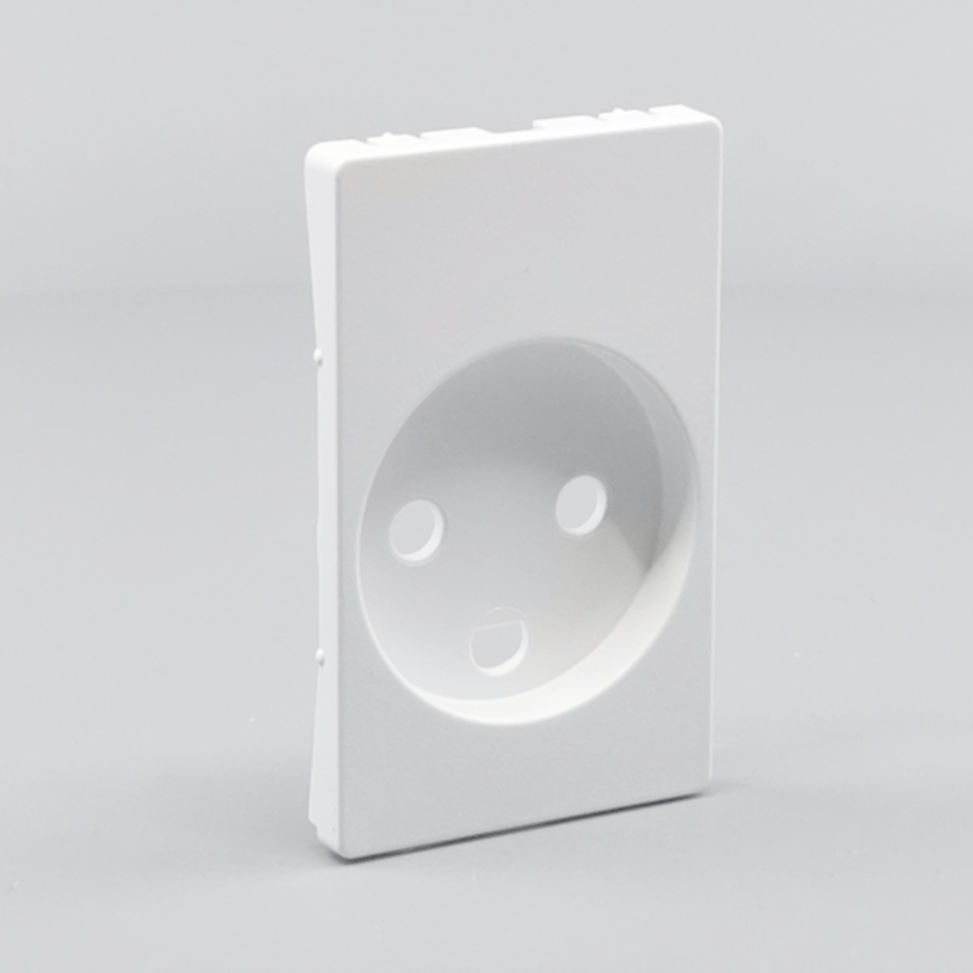 Fuga Afdækning for stikkontakt 1½ modul hvid