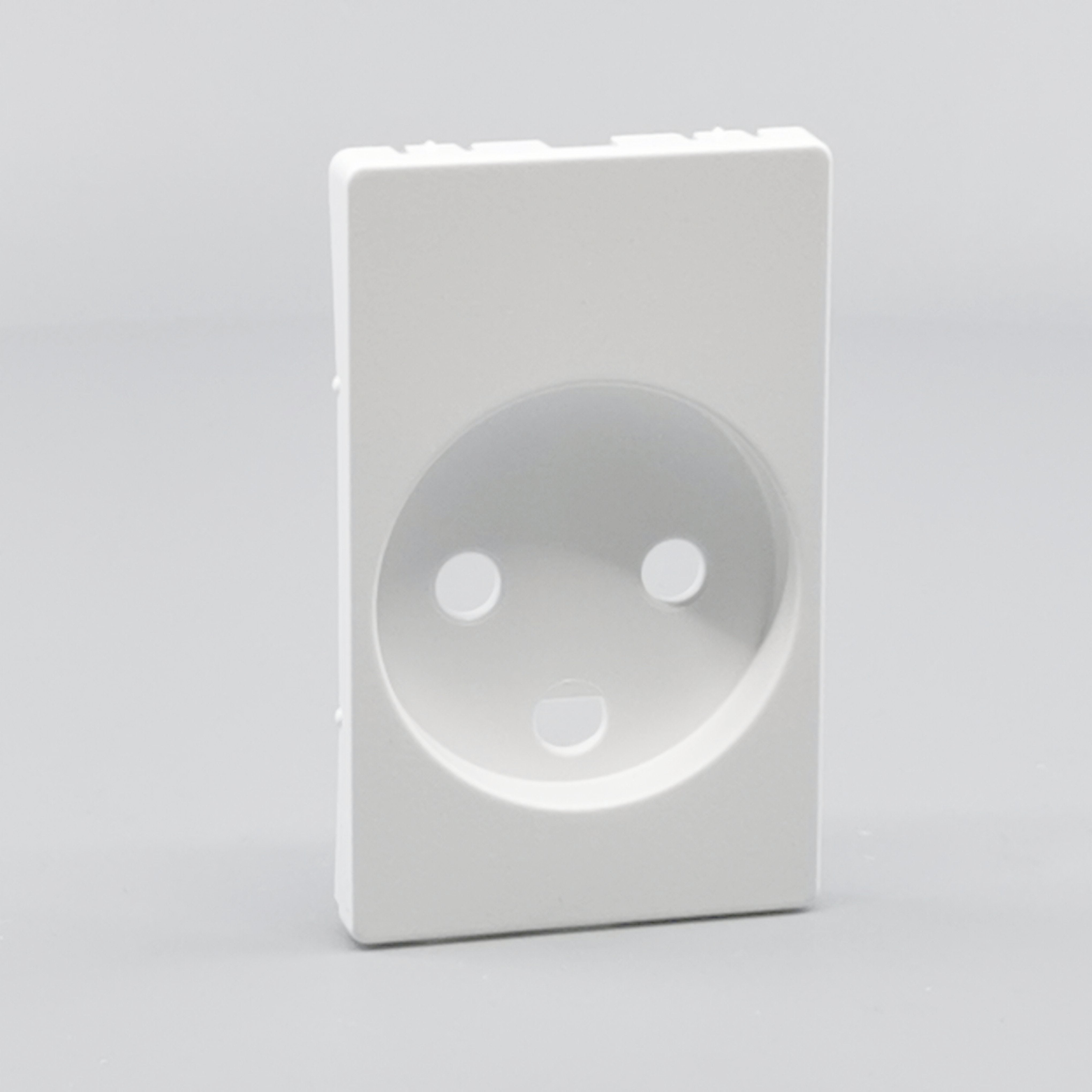 Fuga Afdækning for stikkontakt 1½ modul hvid