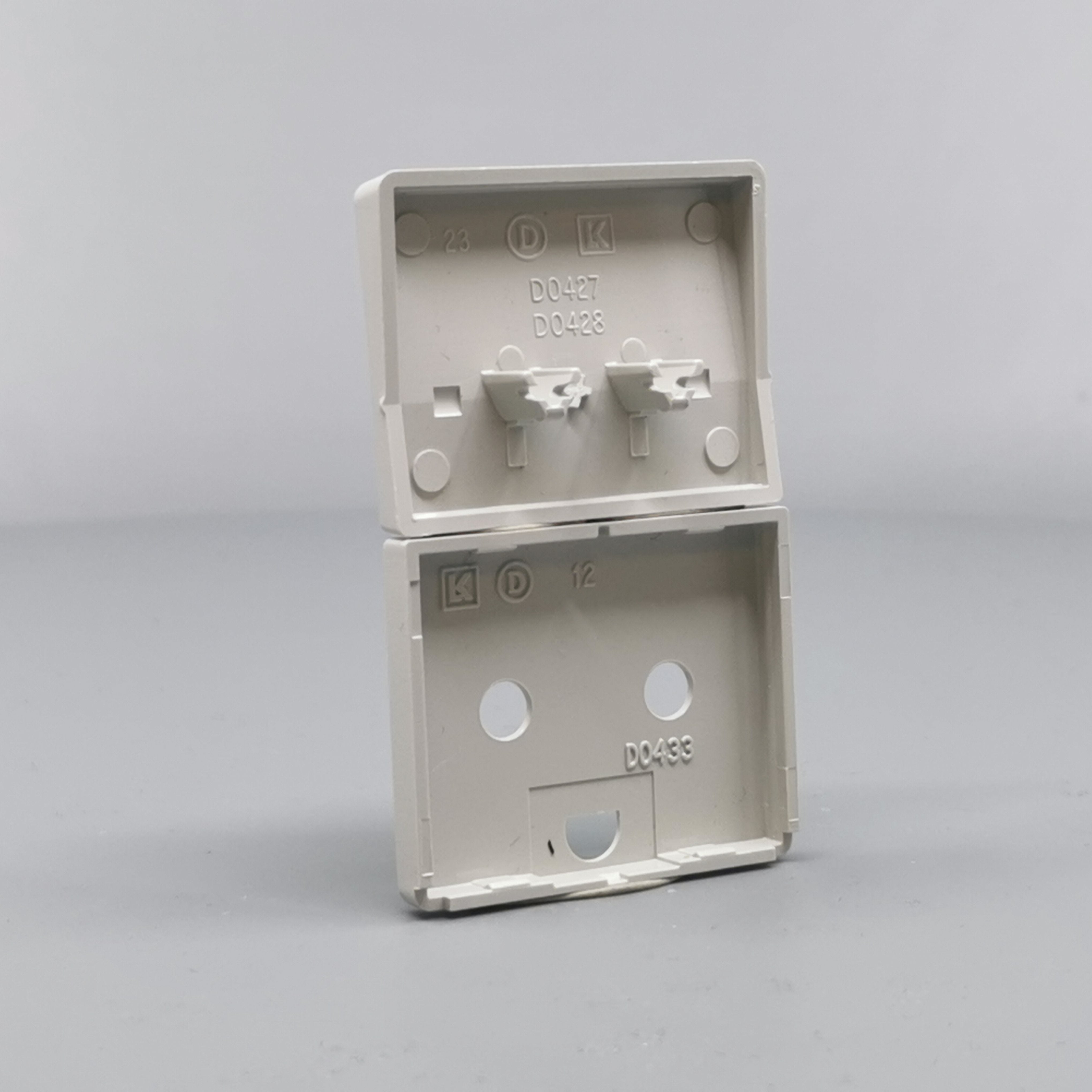 LK Fuga afdækning til stikkon. m. jord og 2-pol afbryder - lysegrå