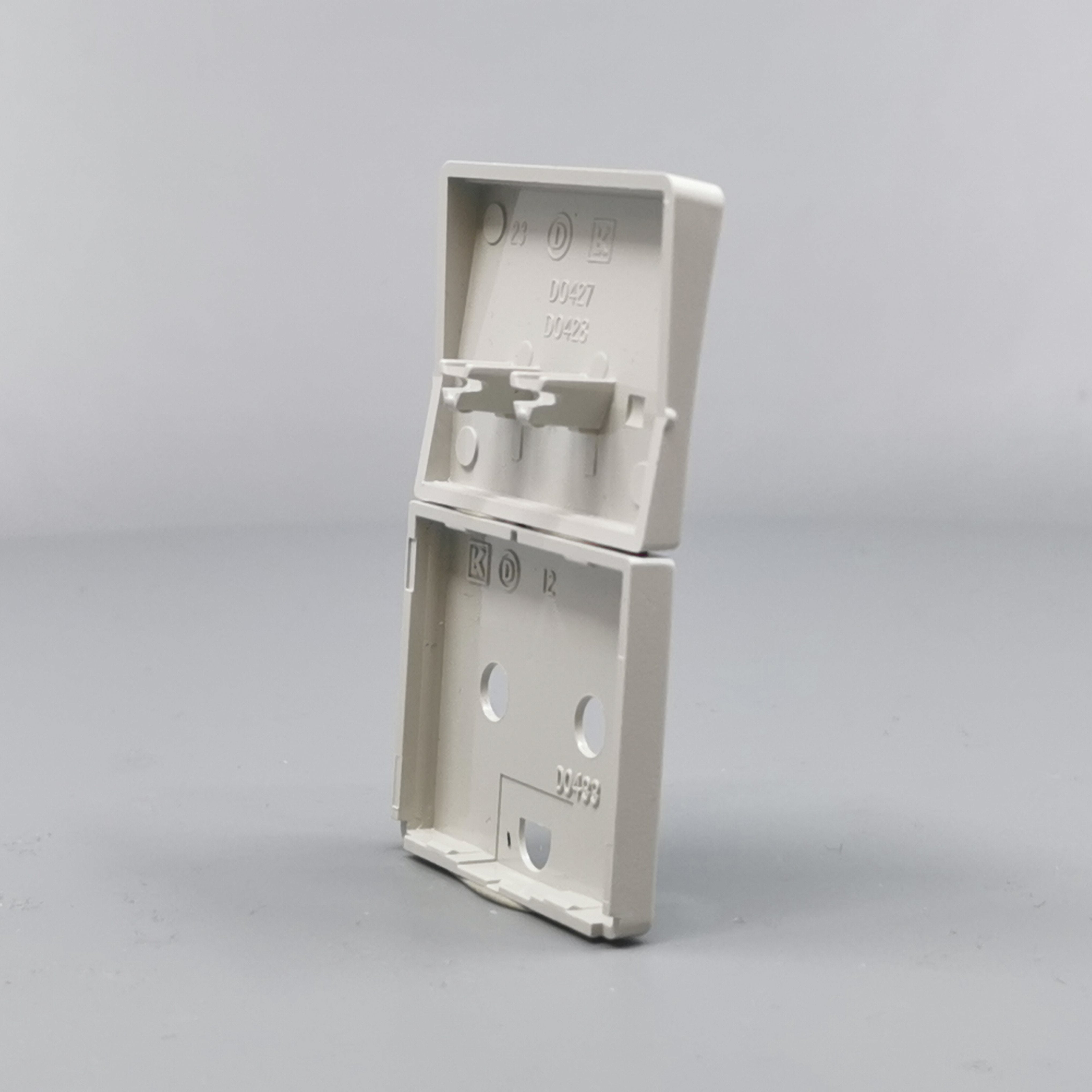 LK Fuga afdækning til stikkon. m. jord og 2-pol afbryder - lysegrå