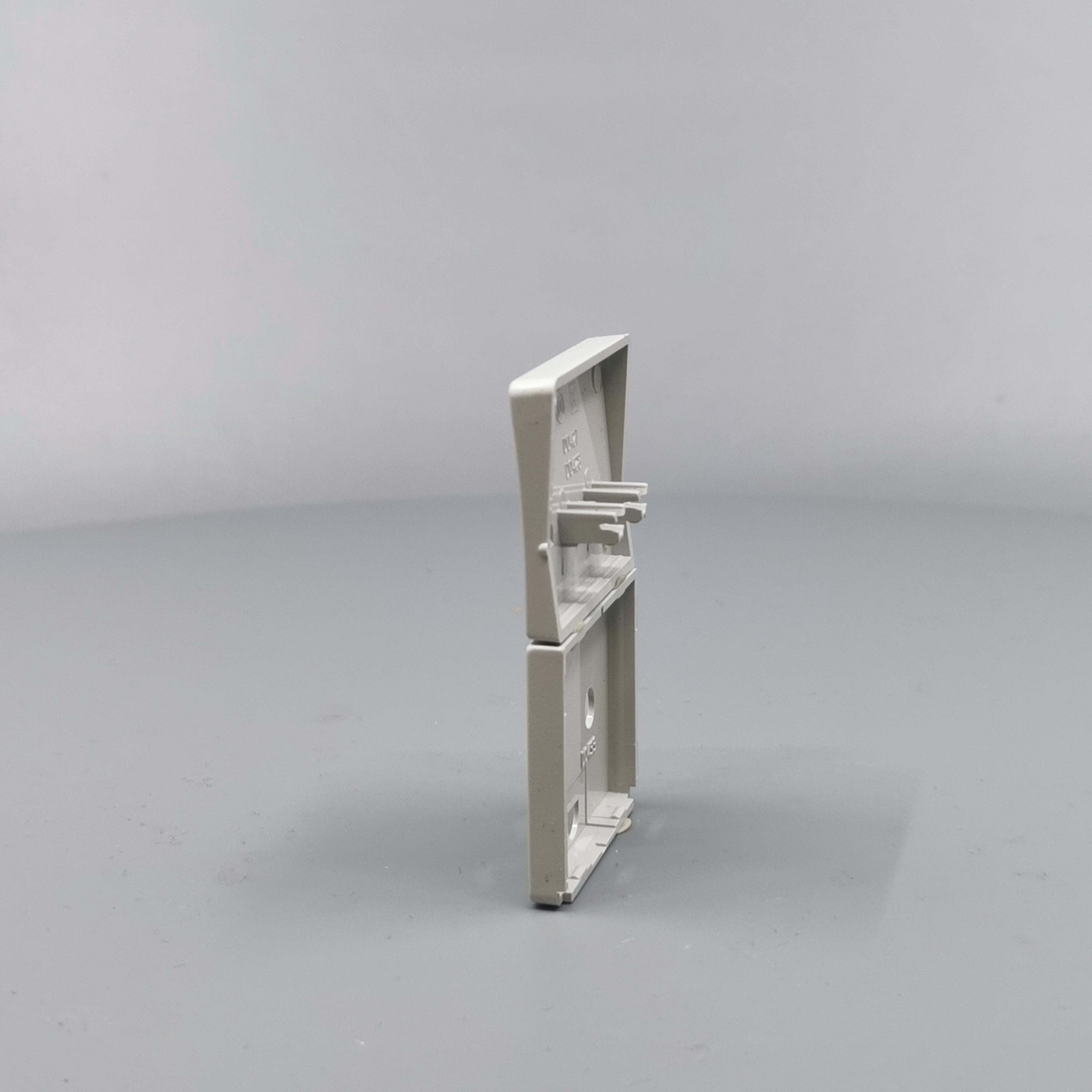 Fuga Tangent stikkontakt med jord lysegrå