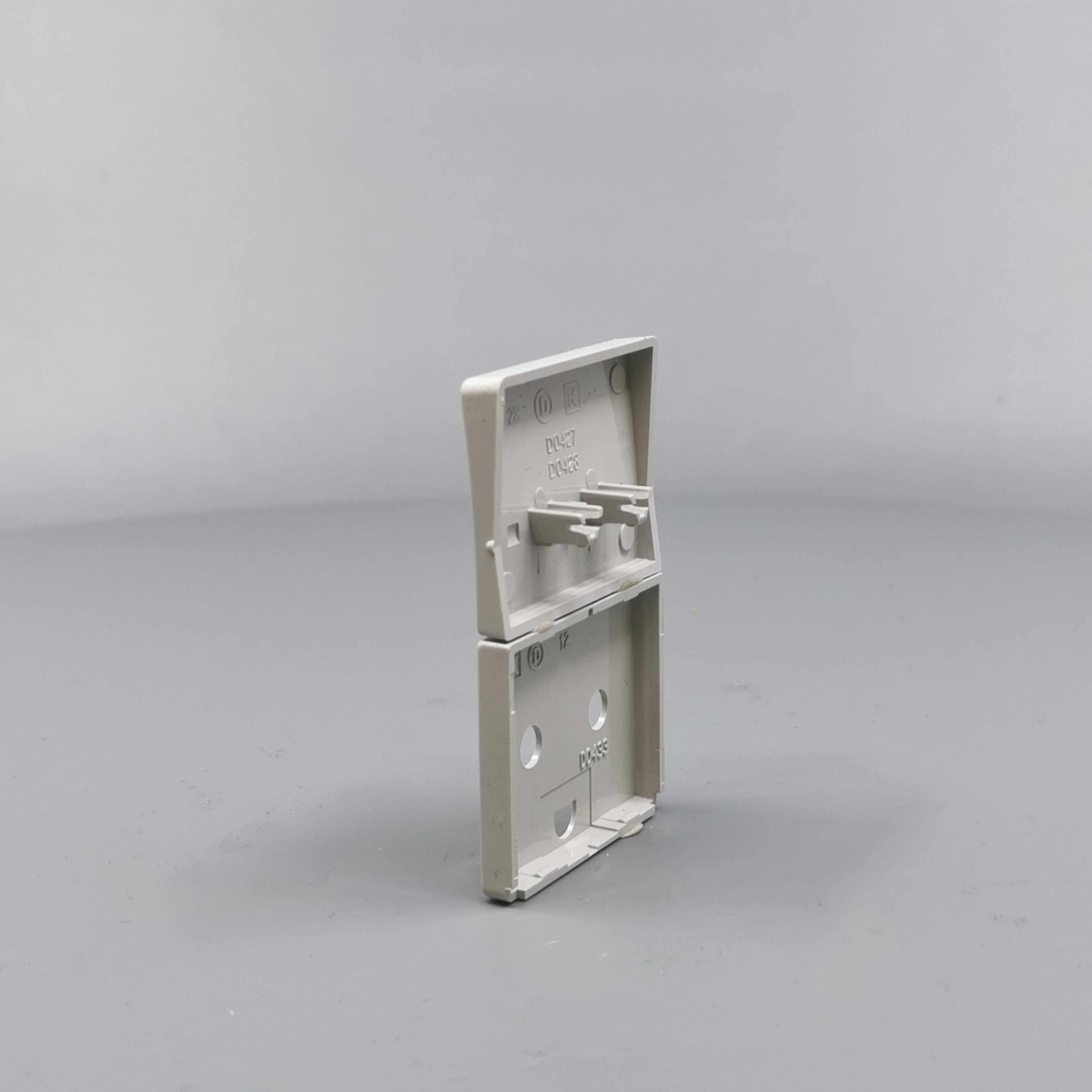 Fuga Tangent stikkontakt med jord lysegrå