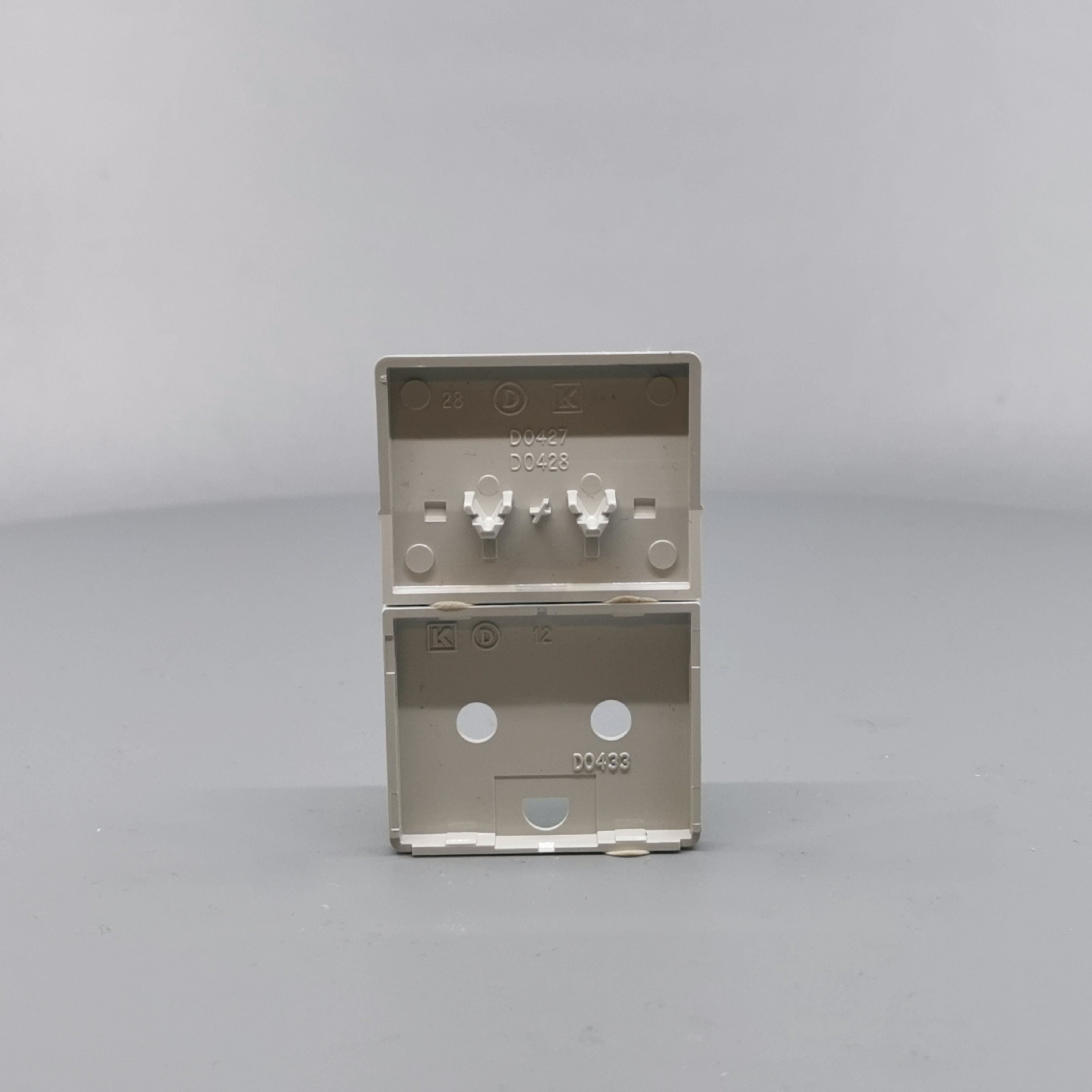 Fuga Tangent stikkontakt med jord lysegrå