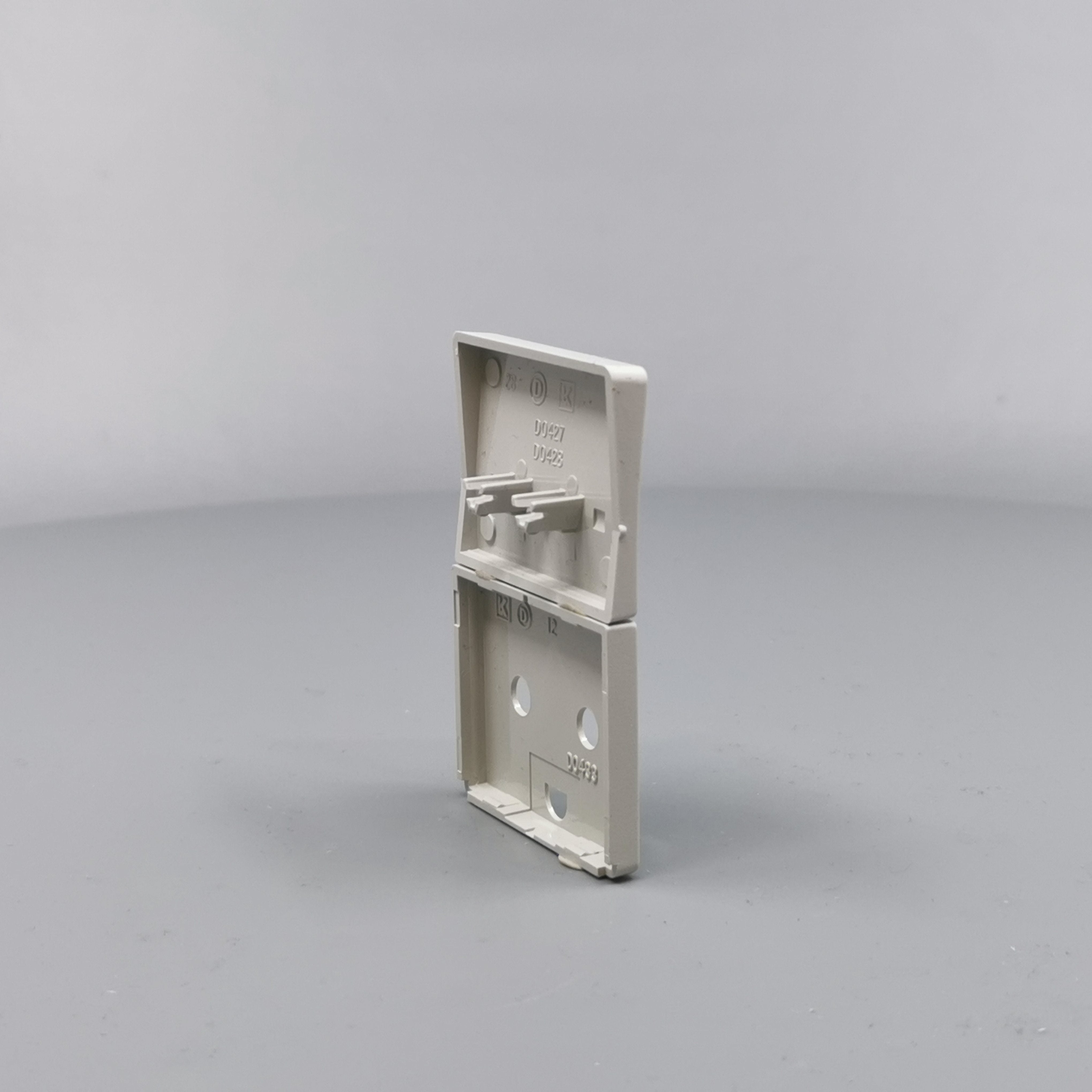 Fuga Tangent stikkontakt med jord lysegrå