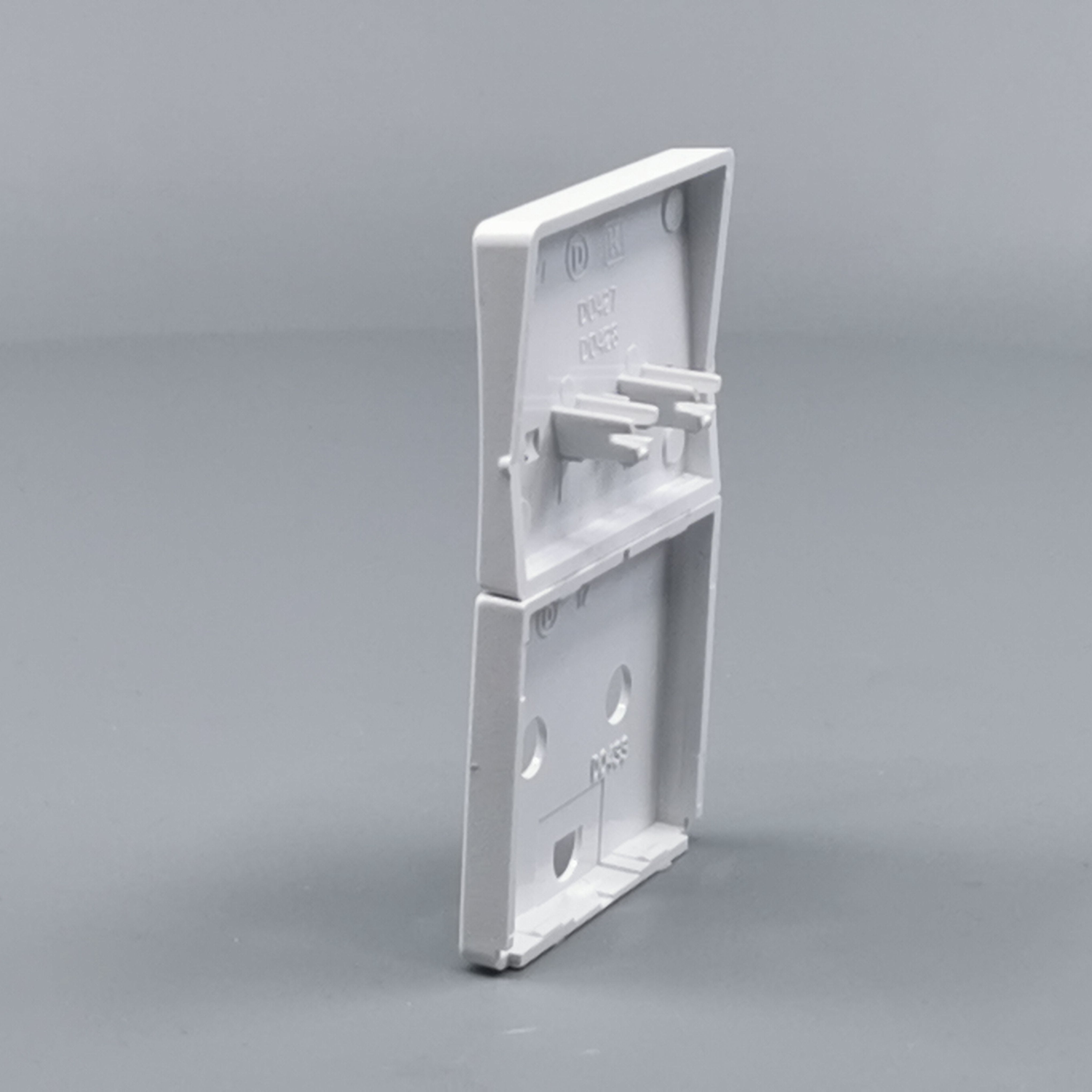 Fuga Tangent stikkontakt med jord hvid