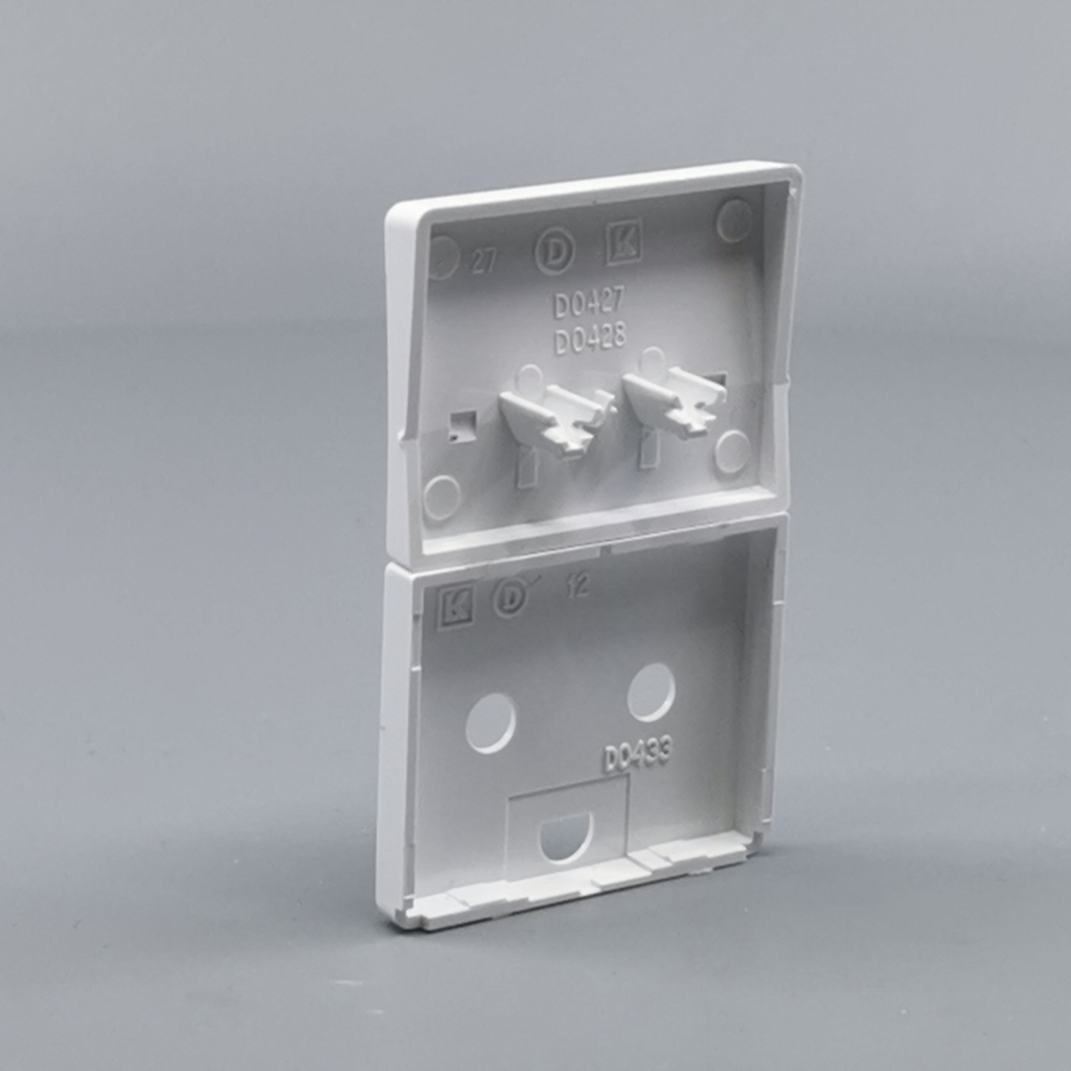 Fuga Tangent stikkontakt med jord hvid