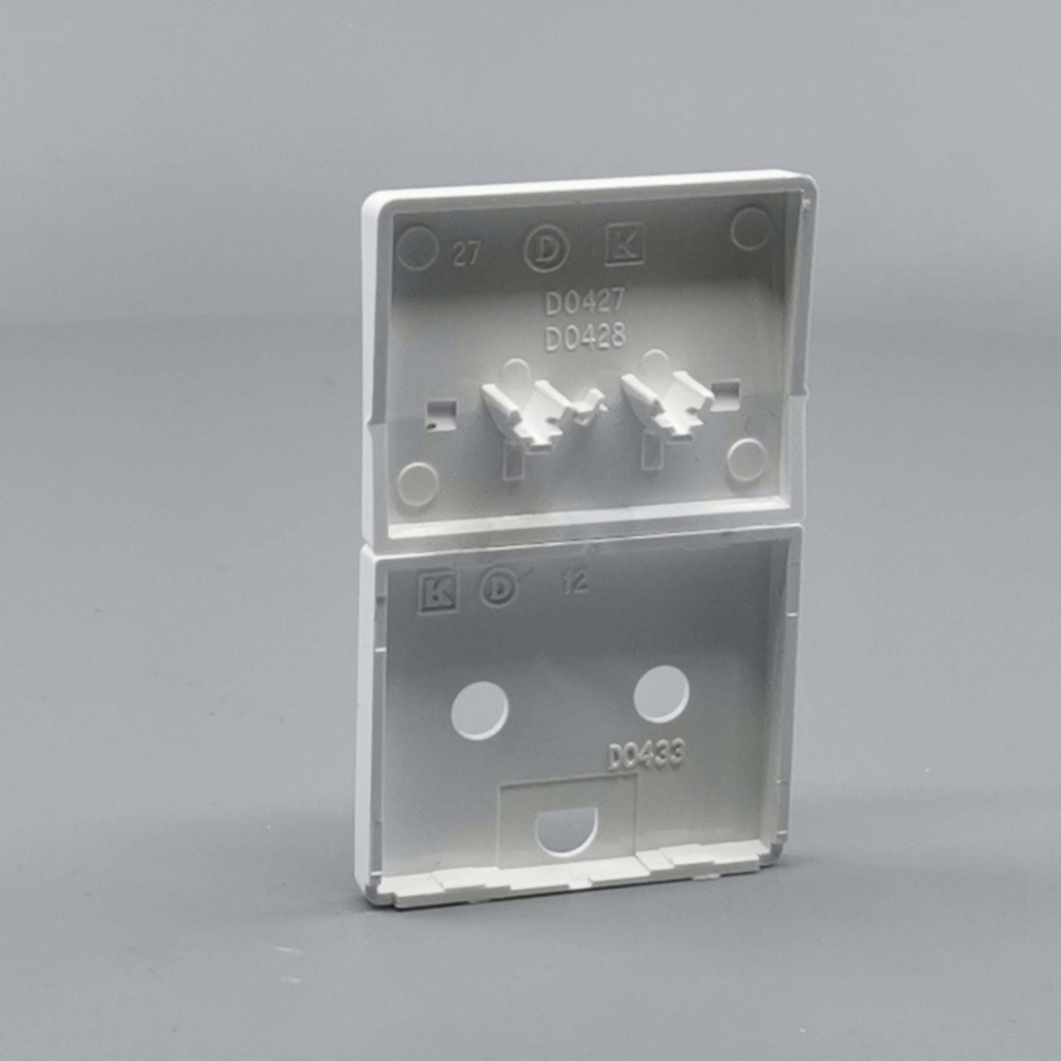 Fuga Tangent stikkontakt med jord hvid