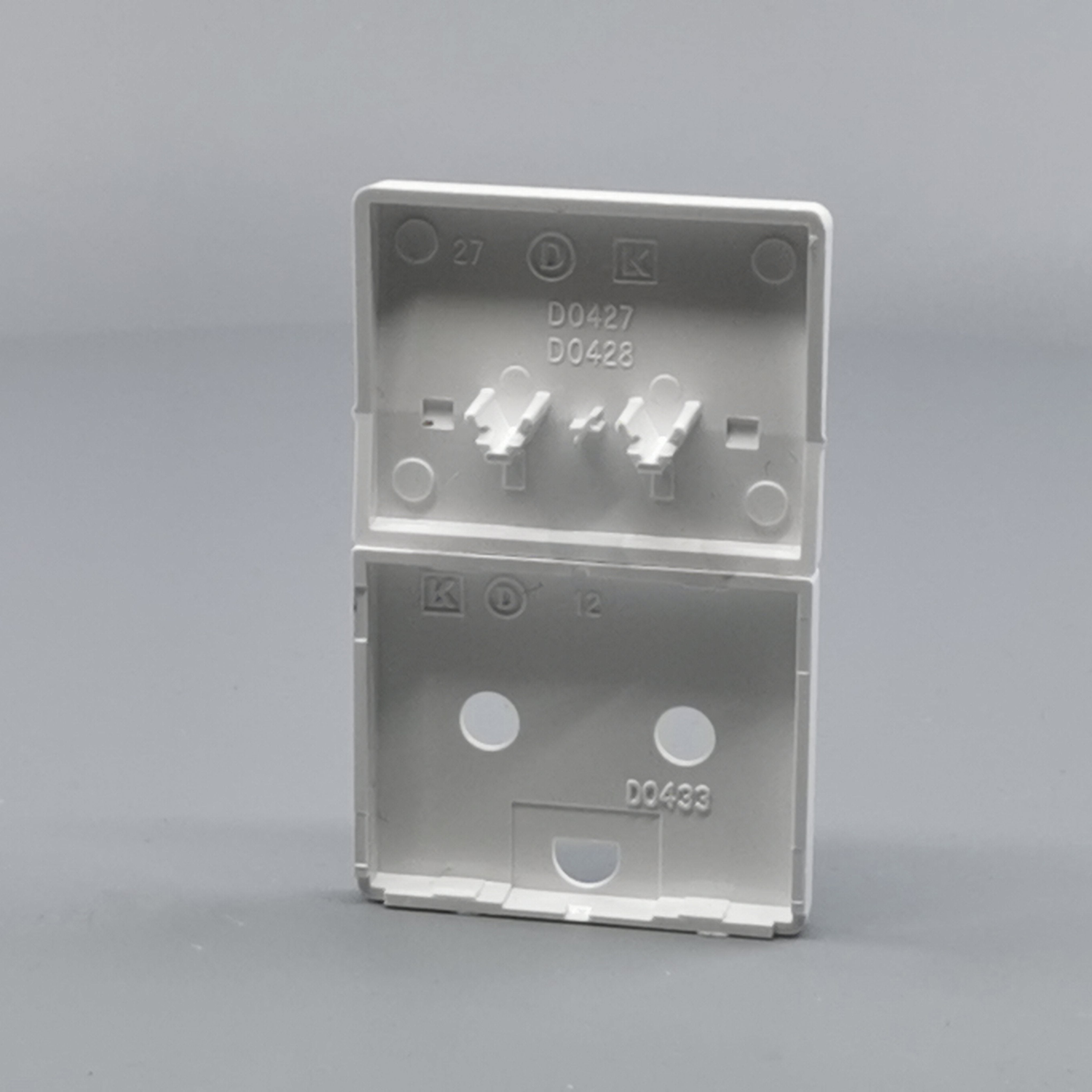 Fuga Tangent stikkontakt med jord hvid