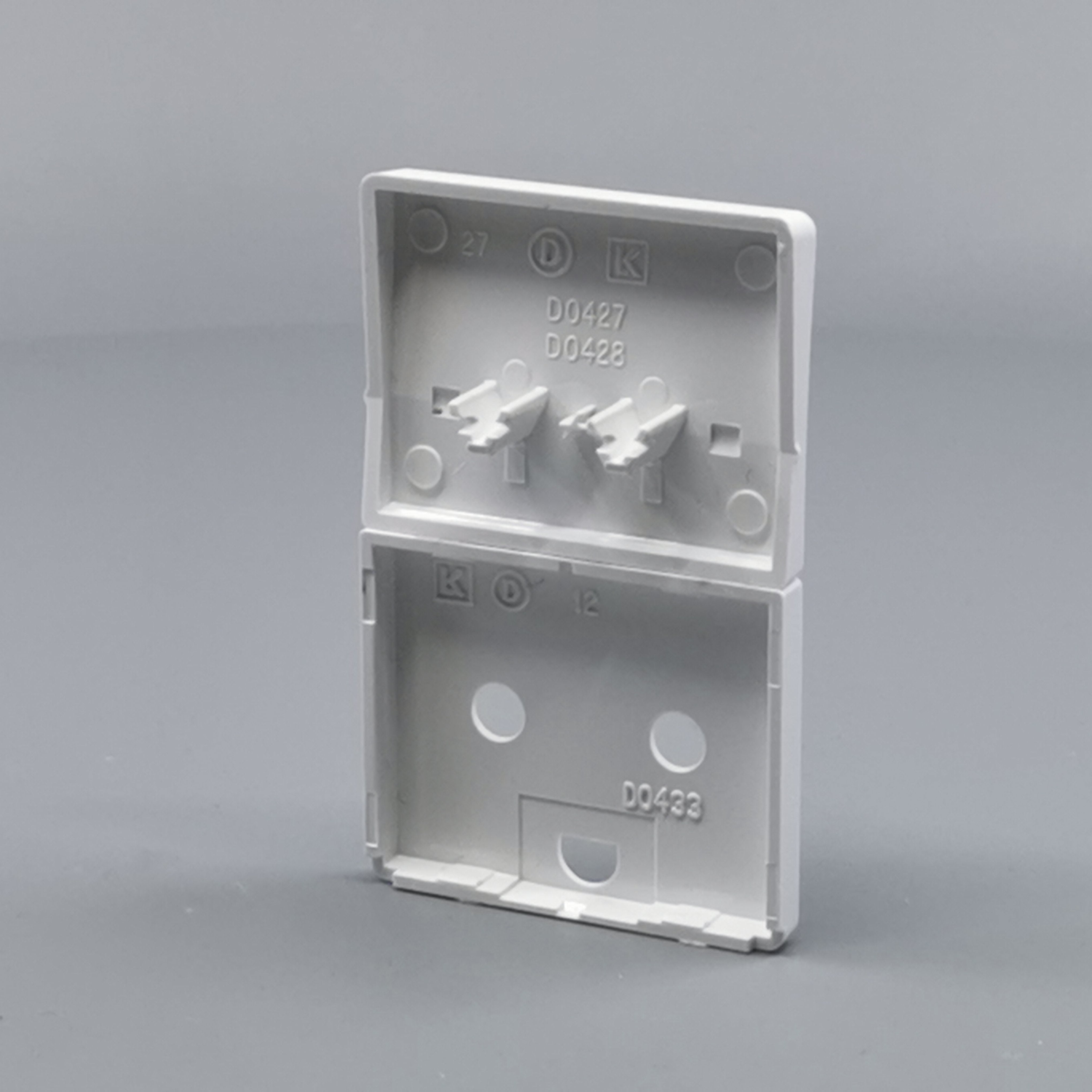 Fuga Tangent stikkontakt med jord hvid