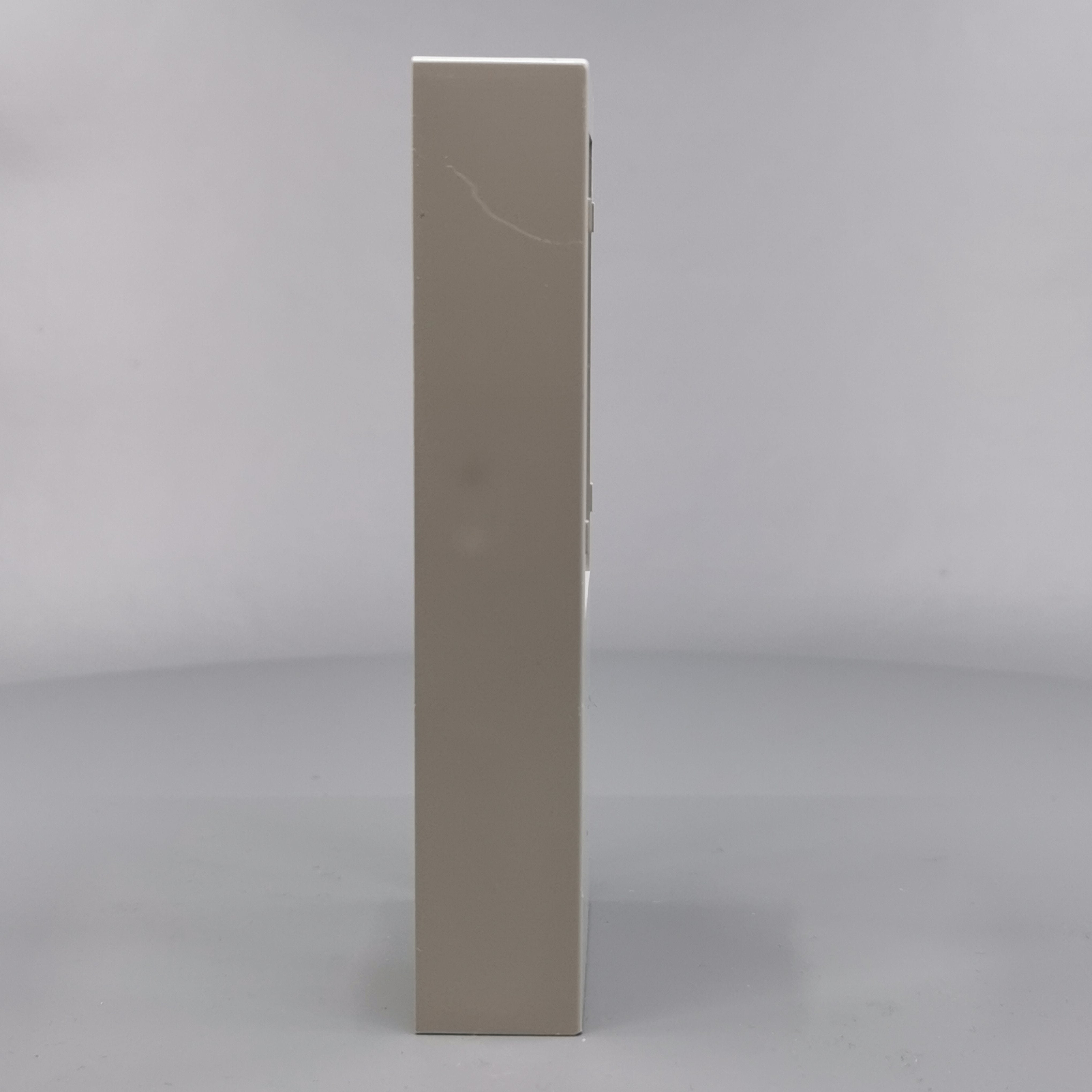 Fuga Dæksel for panelunderlag 1½ modul lysegrå