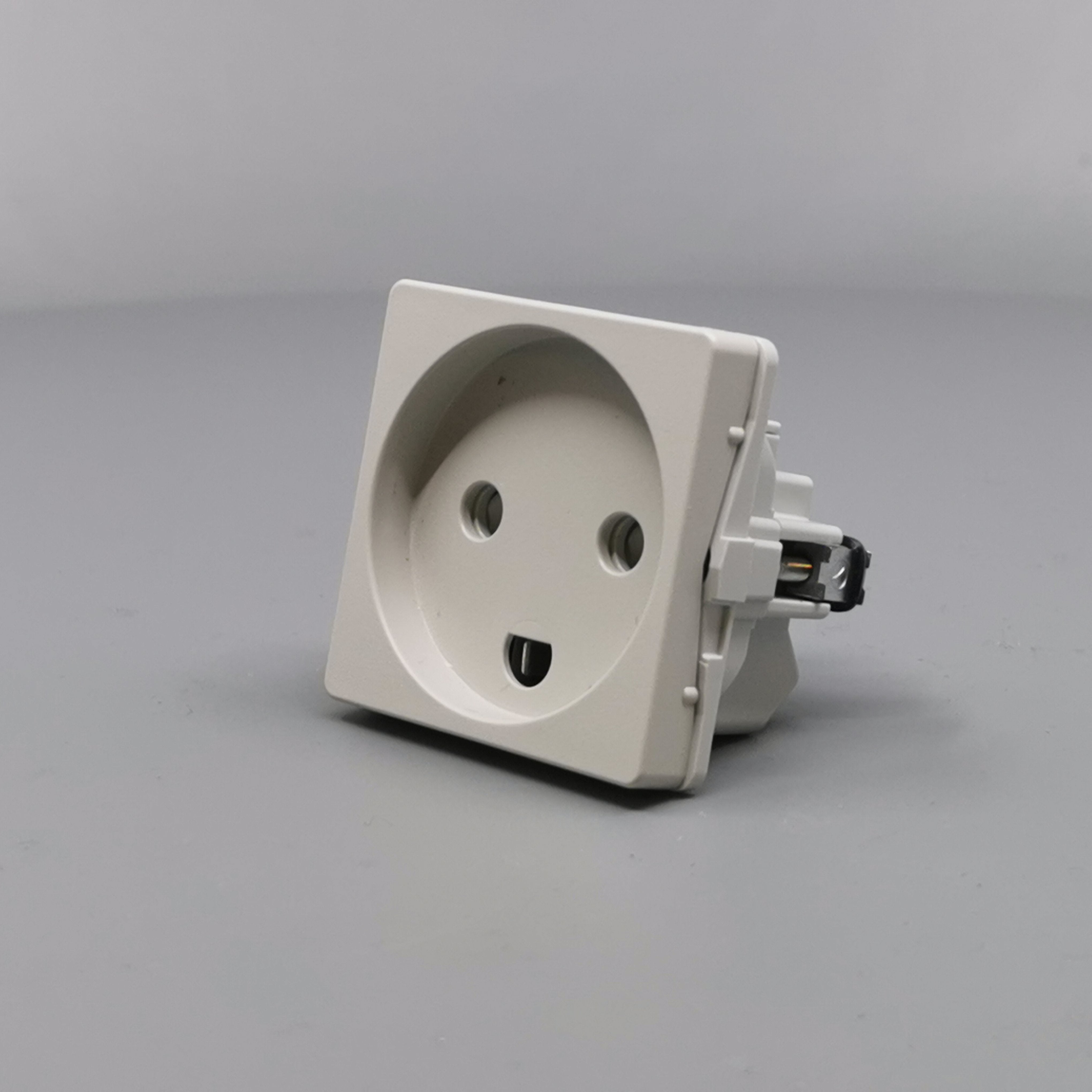 Fuga Stikkontakt 1 modul 2-pol med jord lysegrå