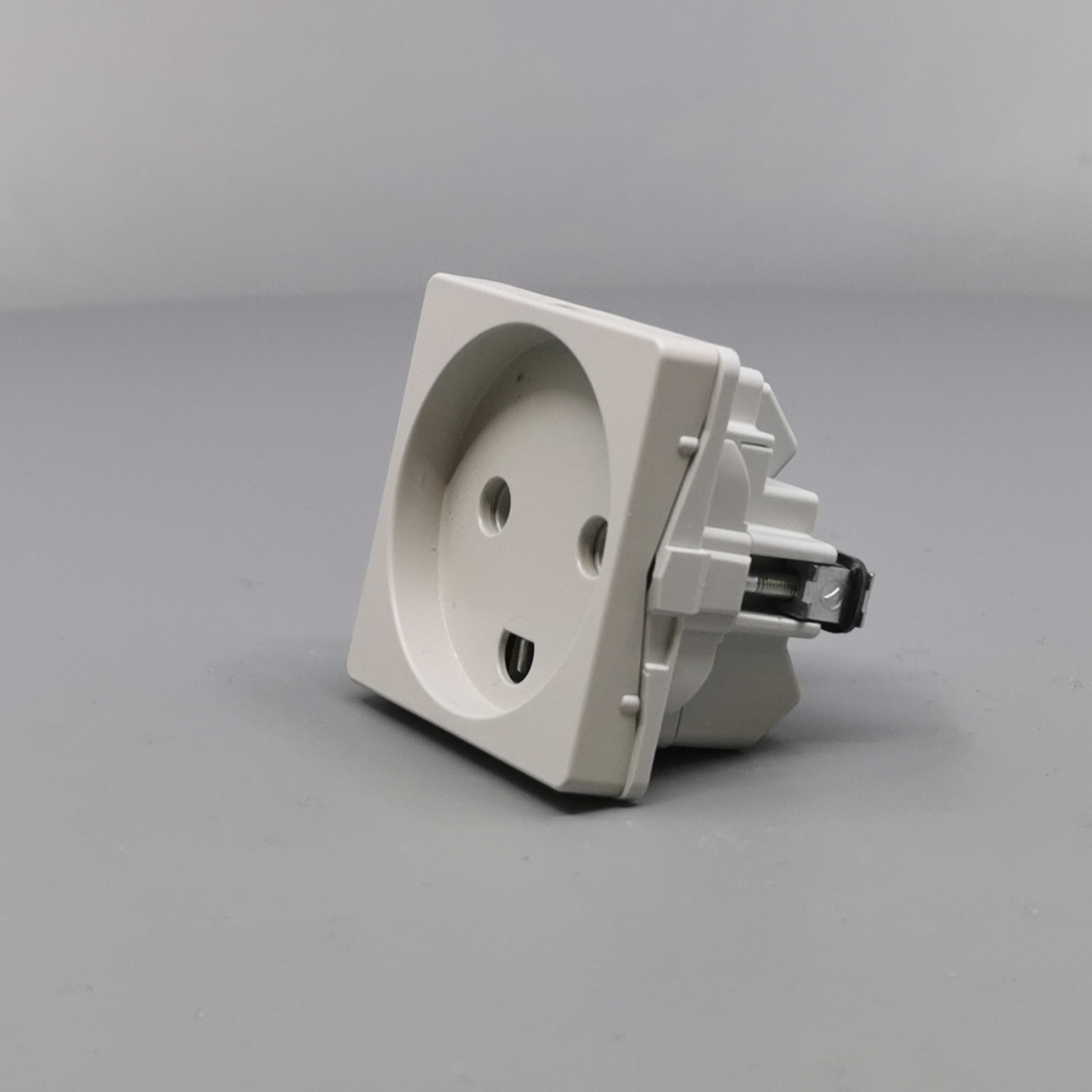 Fuga Stikkontakt 1 modul 2-pol med jord lysegrå