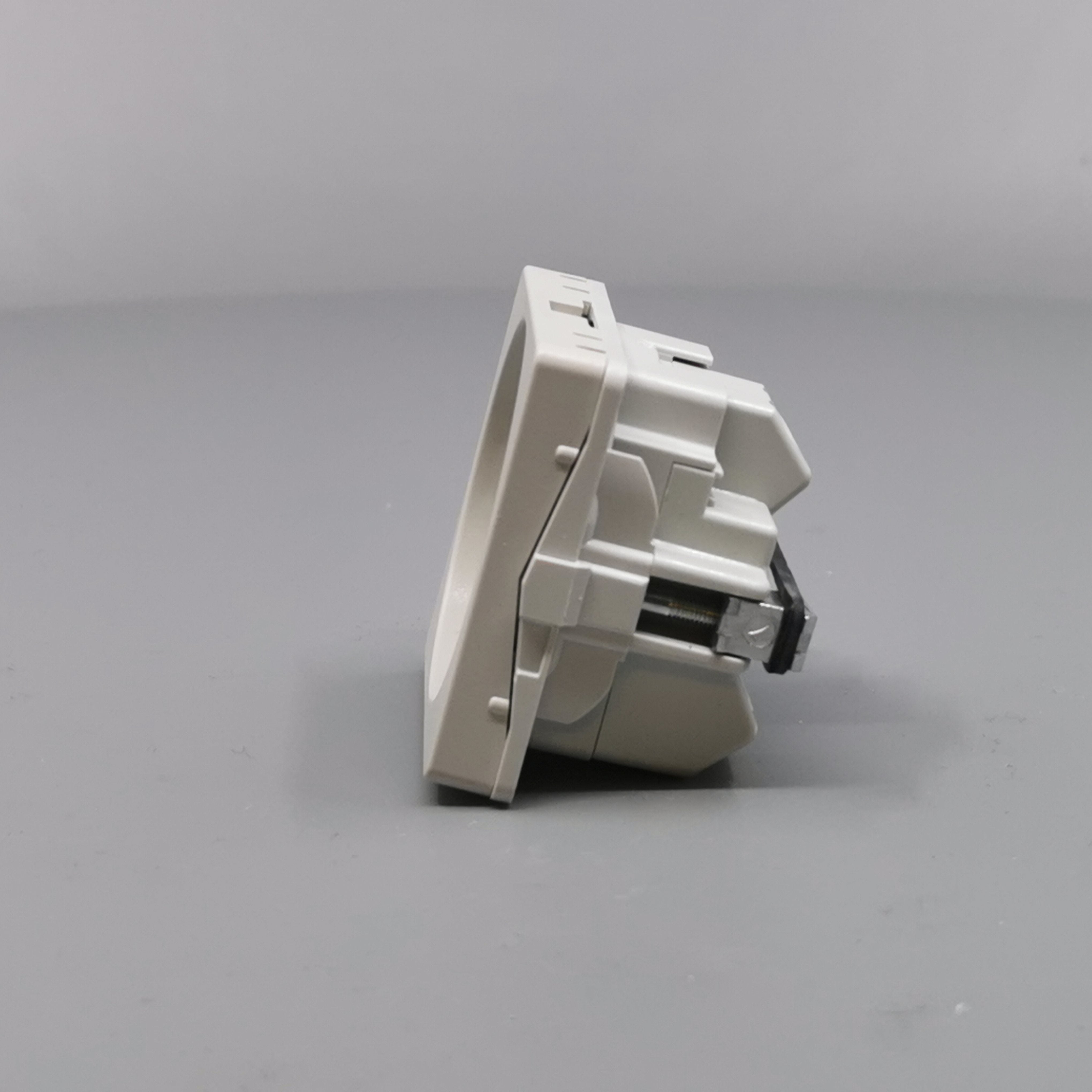 Fuga Stikkontakt 1 modul 2-pol med jord lysegrå