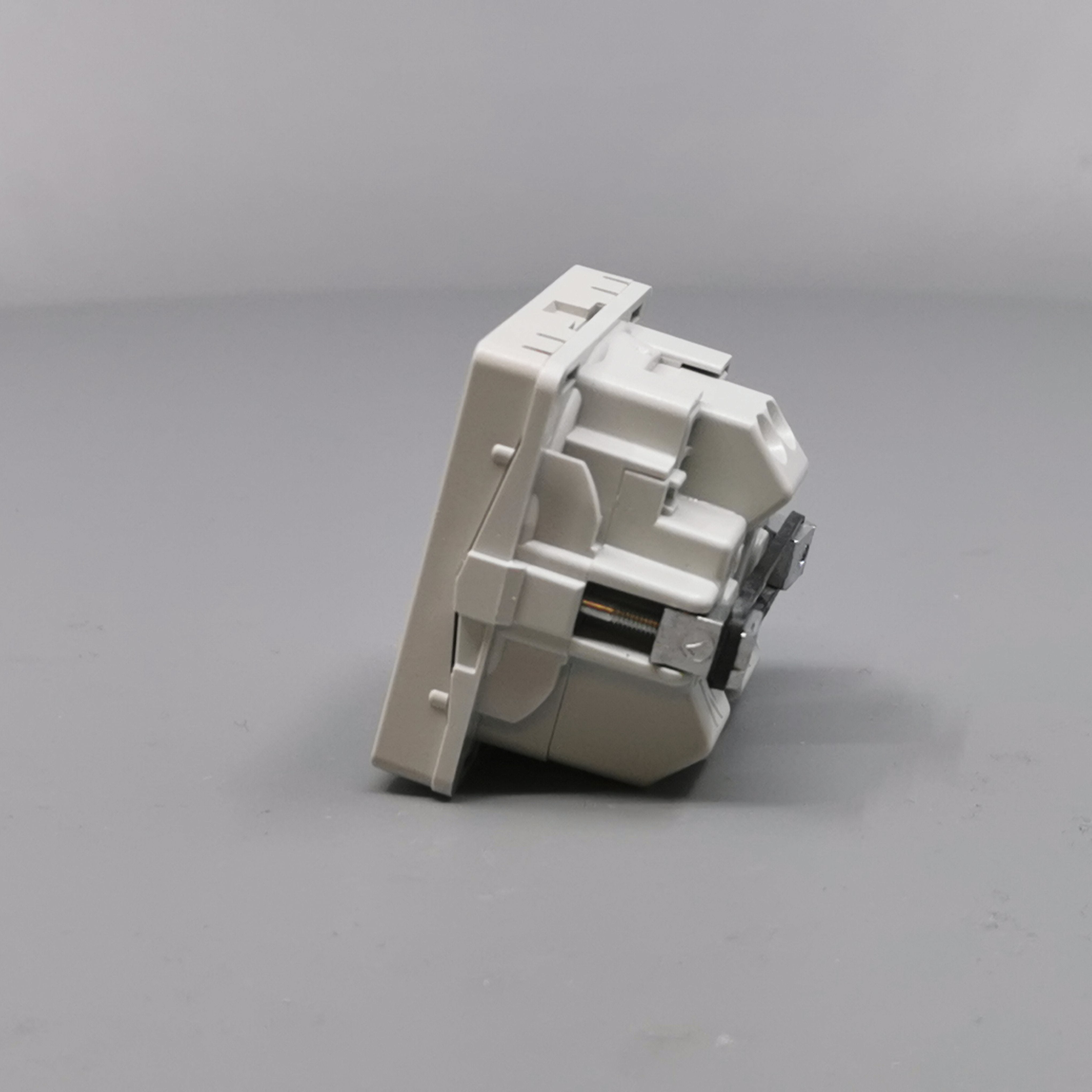 Fuga Stikkontakt 1 modul 2-pol med jord lysegrå