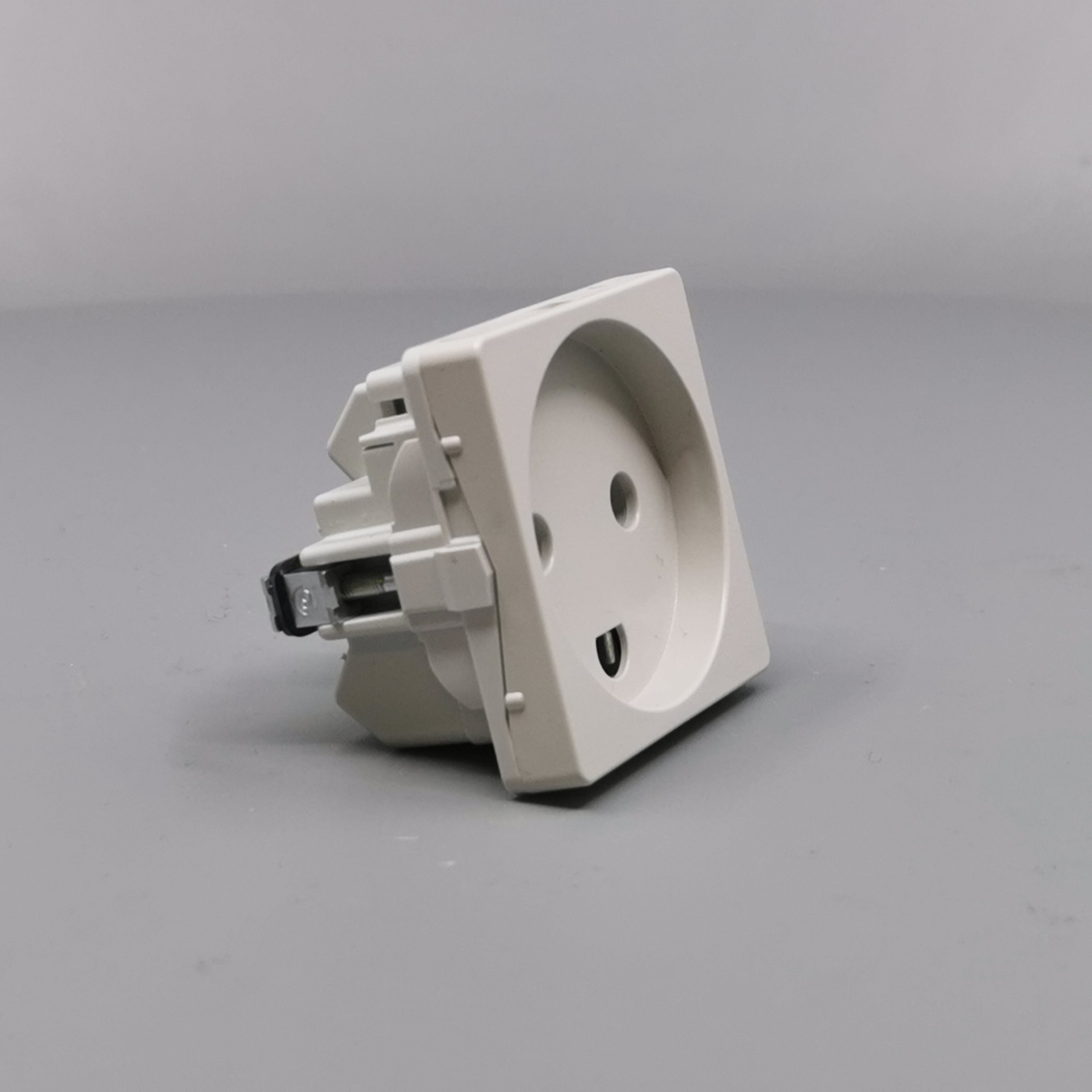 Fuga Stikkontakt 1 modul 2-pol med jord lysegrå