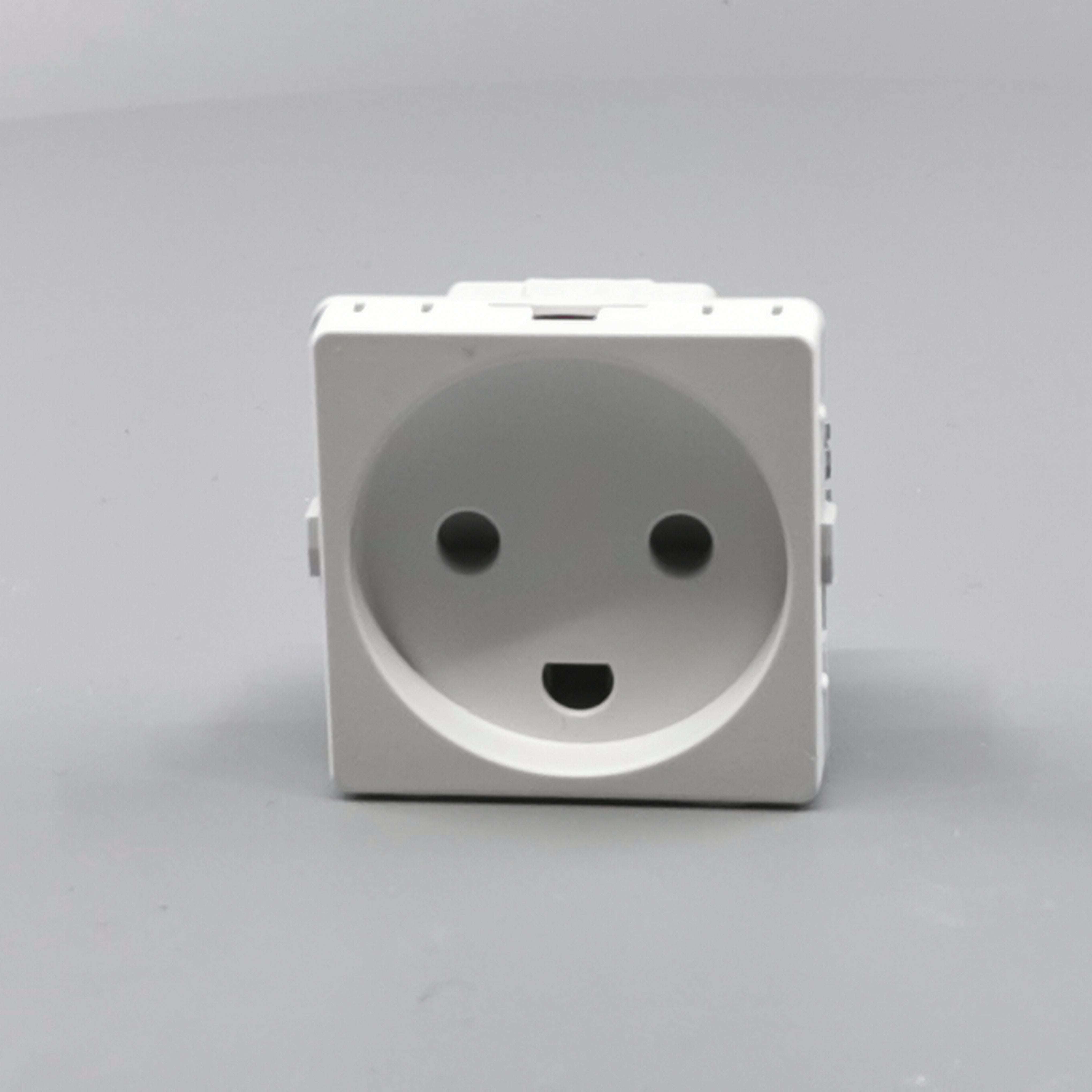 Fuga stikkontakt med jord 1 modul 2-pol - hvid