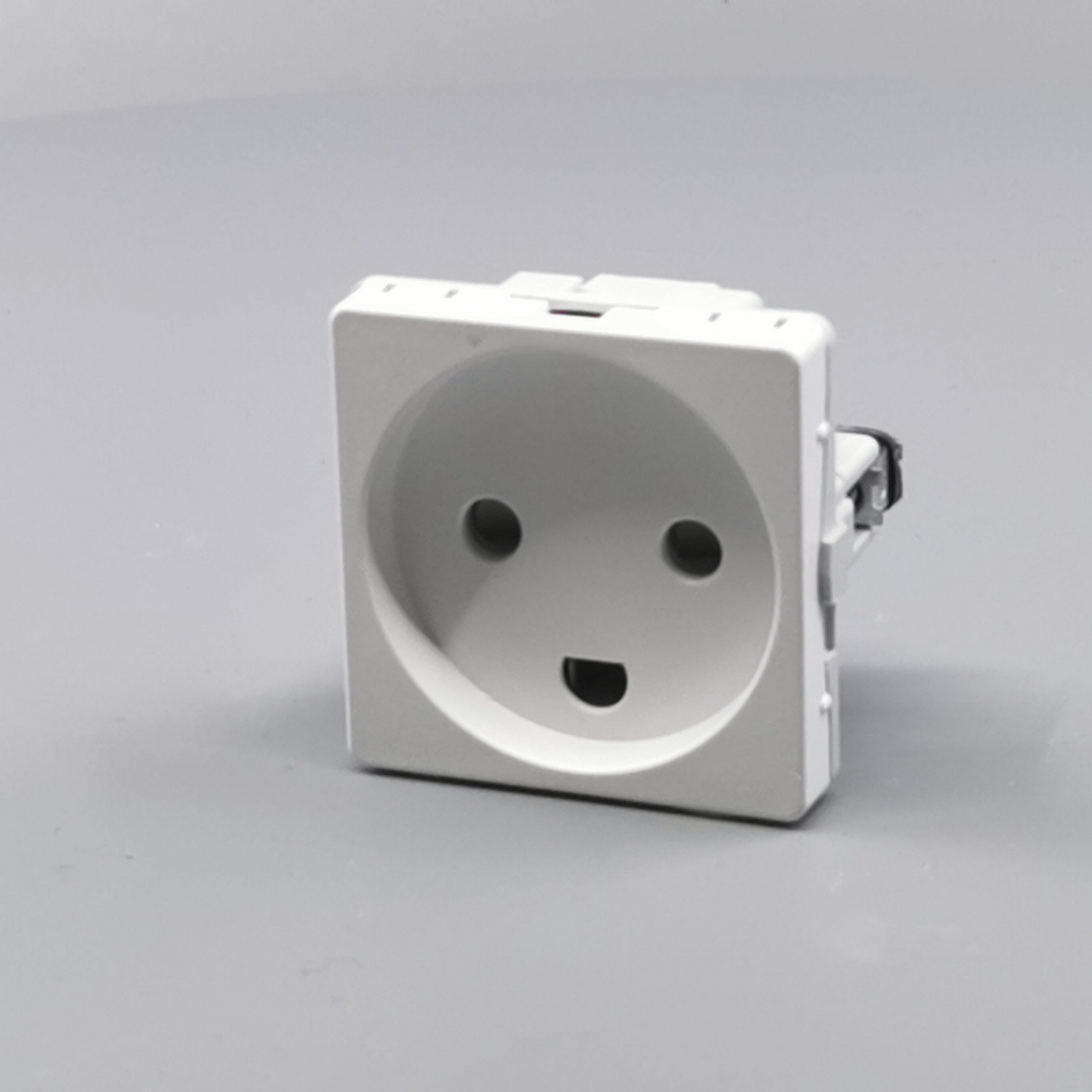 Fuga stikkontakt med jord 1 modul 2-pol - hvid