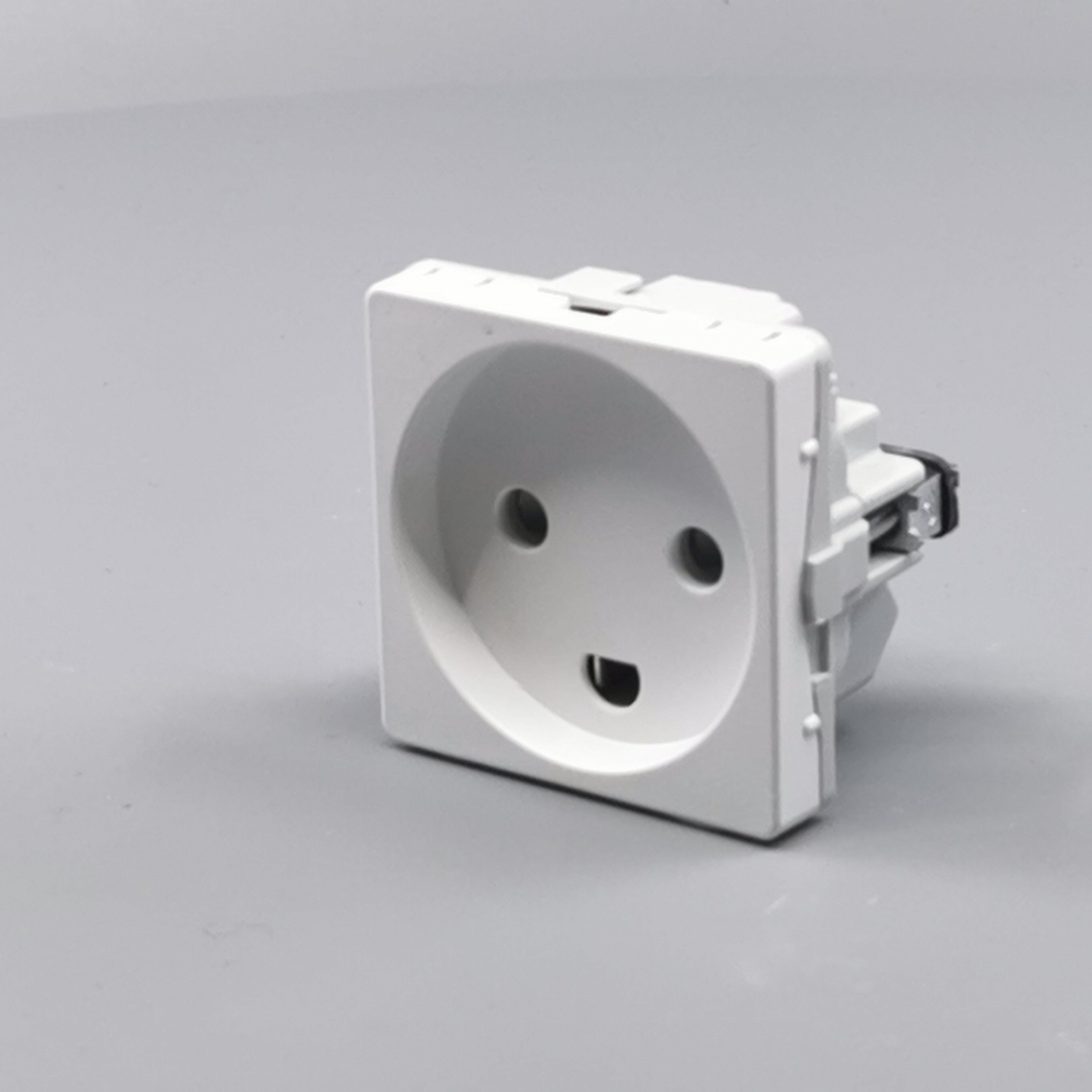 Fuga stikkontakt med jord 1 modul 2-pol - hvid