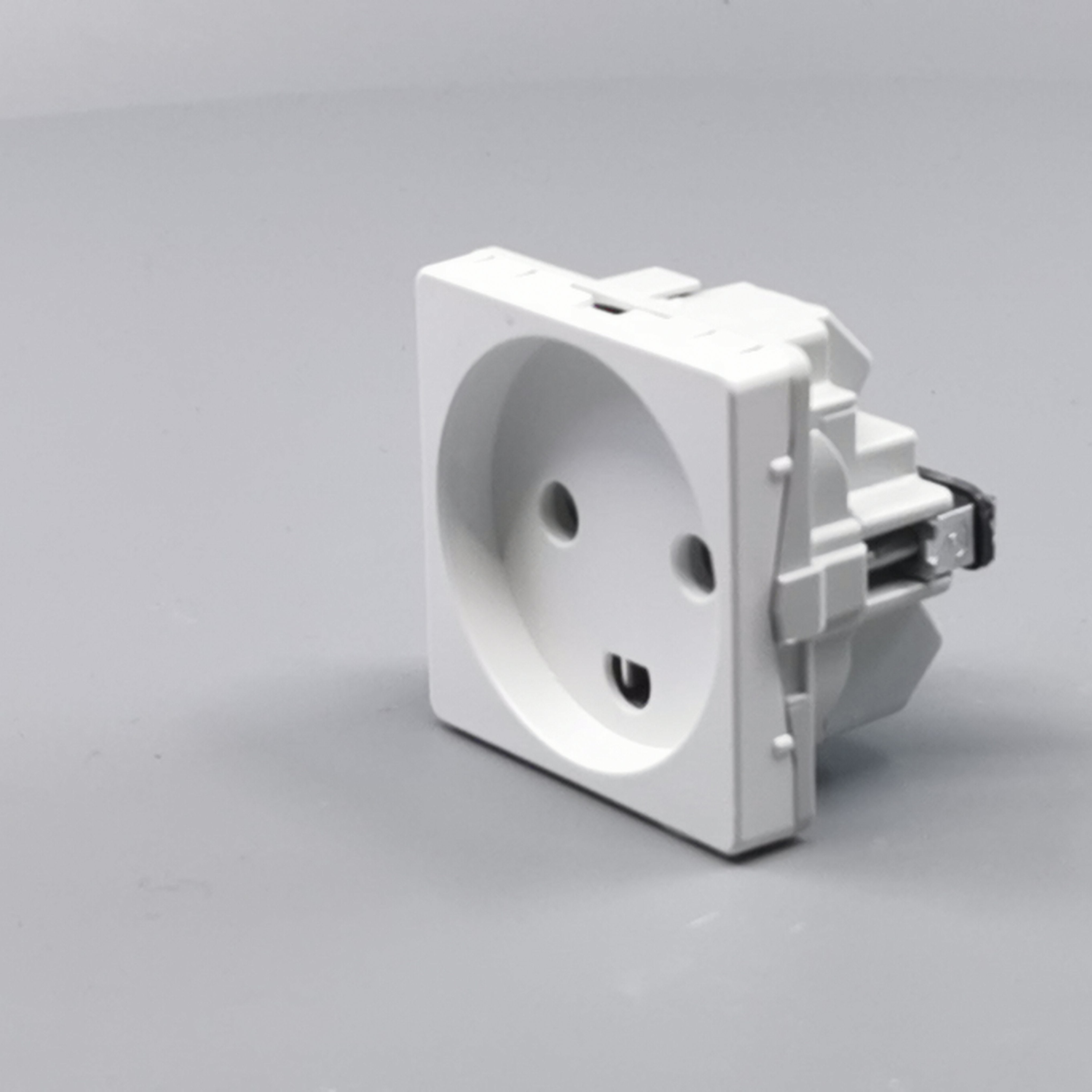 Fuga stikkontakt med jord 1 modul 2-pol - hvid