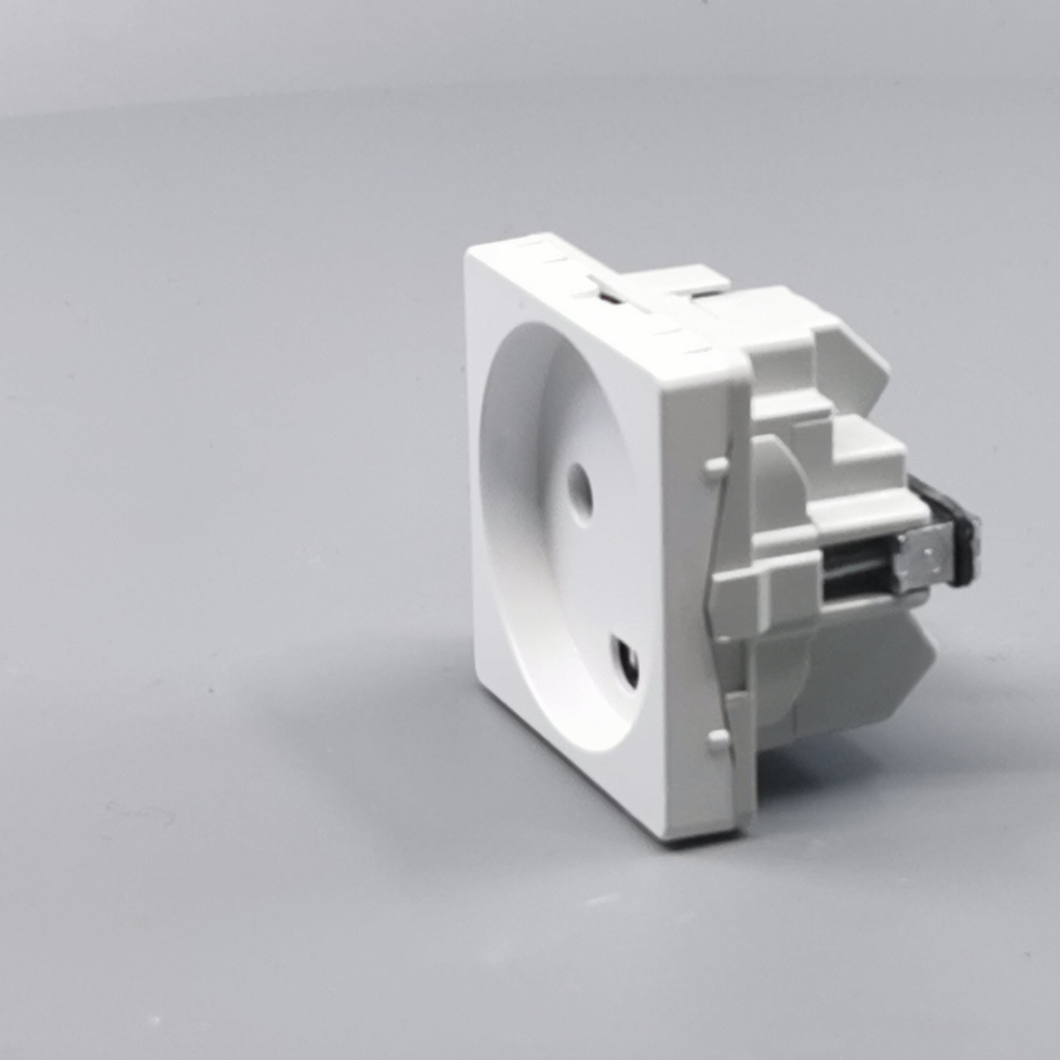 Fuga stikkontakt med jord 1 modul 2-pol - hvid