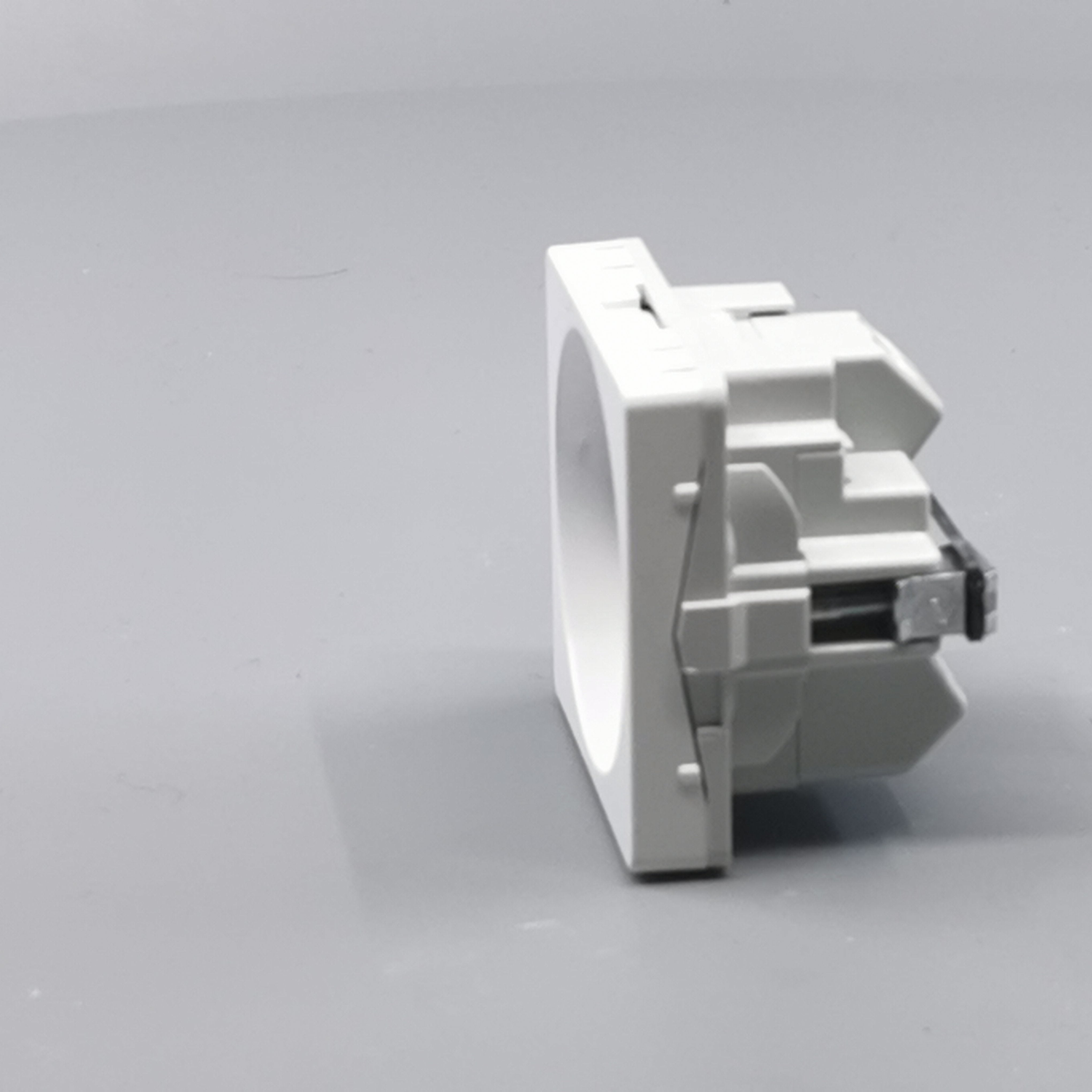 Fuga stikkontakt med jord 1 modul 2-pol - hvid